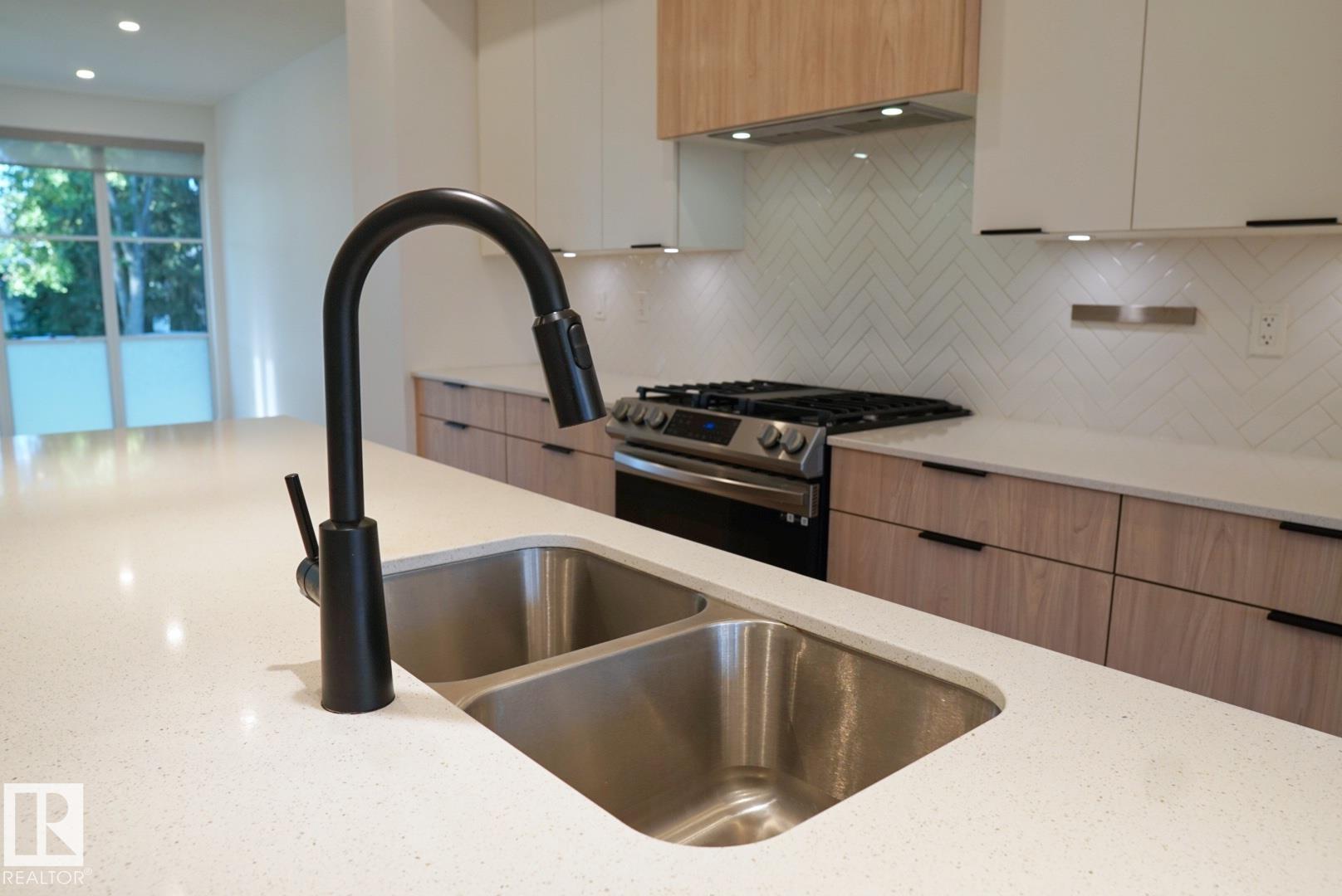 Photo 14 at 7553 81 Avenue NW, King Edward Park, Edmonton