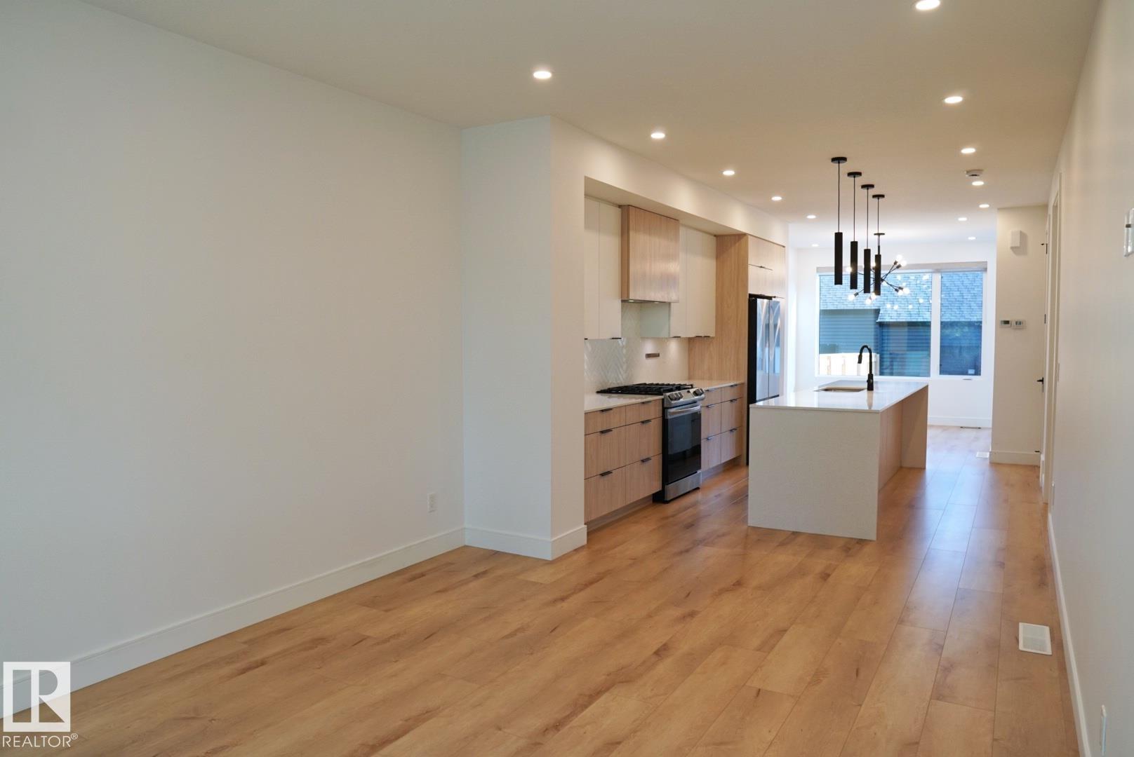 Photo 6 at 7553 81 Avenue NW, King Edward Park, Edmonton