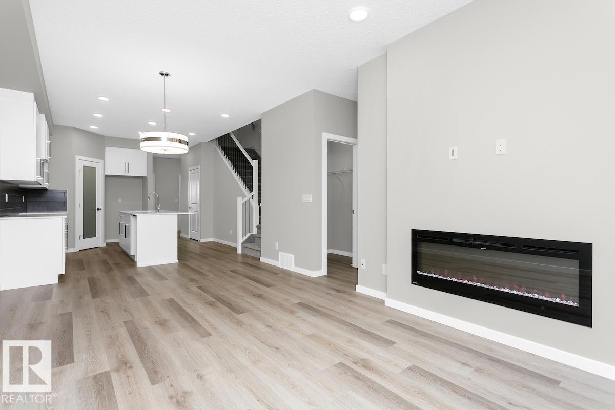 Photo 5 at 4305 Kinglet Drive NW, Kinglet Gardens, Edmonton