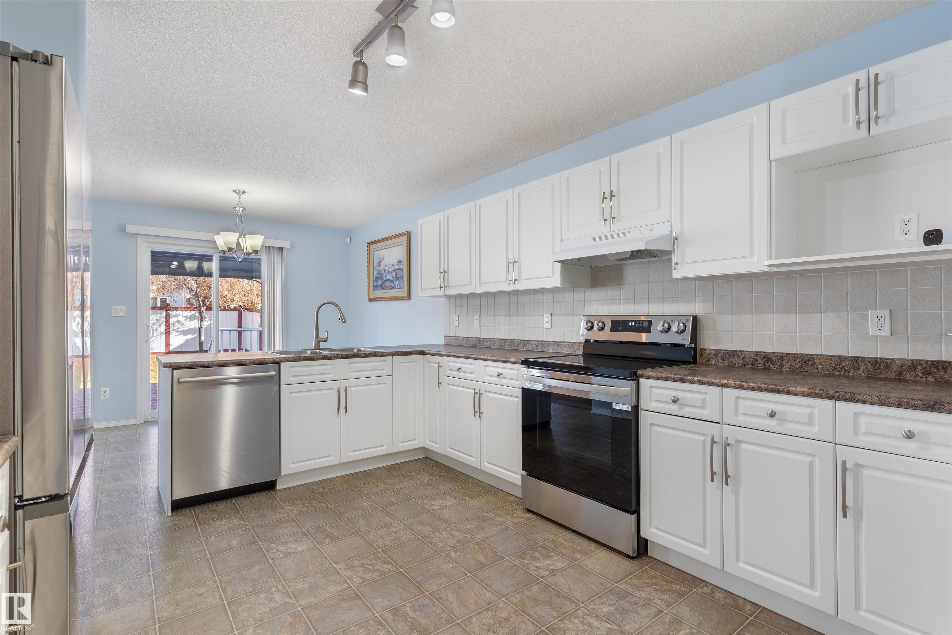 Photo 17 at 3231 21 Street NW, Silver Berry, Edmonton
