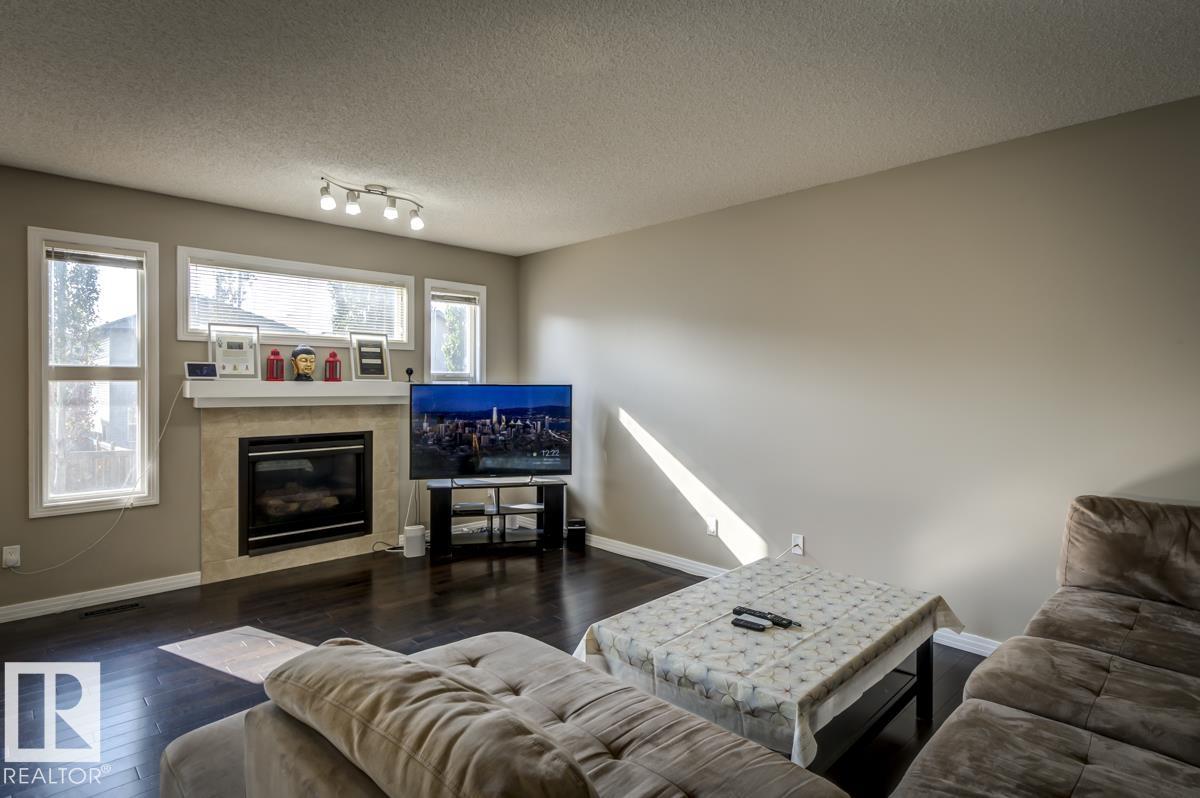 Photo 7 at 5823 7 Avenue SW, Charlesworth, Edmonton