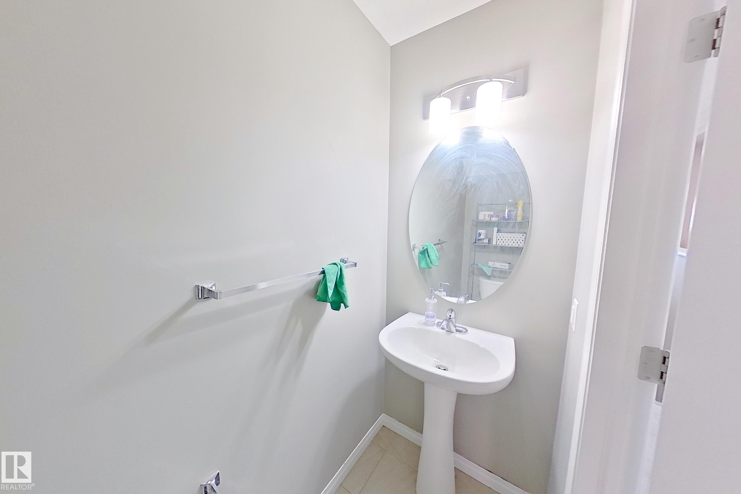 Photo 15 at 44 - 9151 Shaw Way SW, Summerside, Edmonton