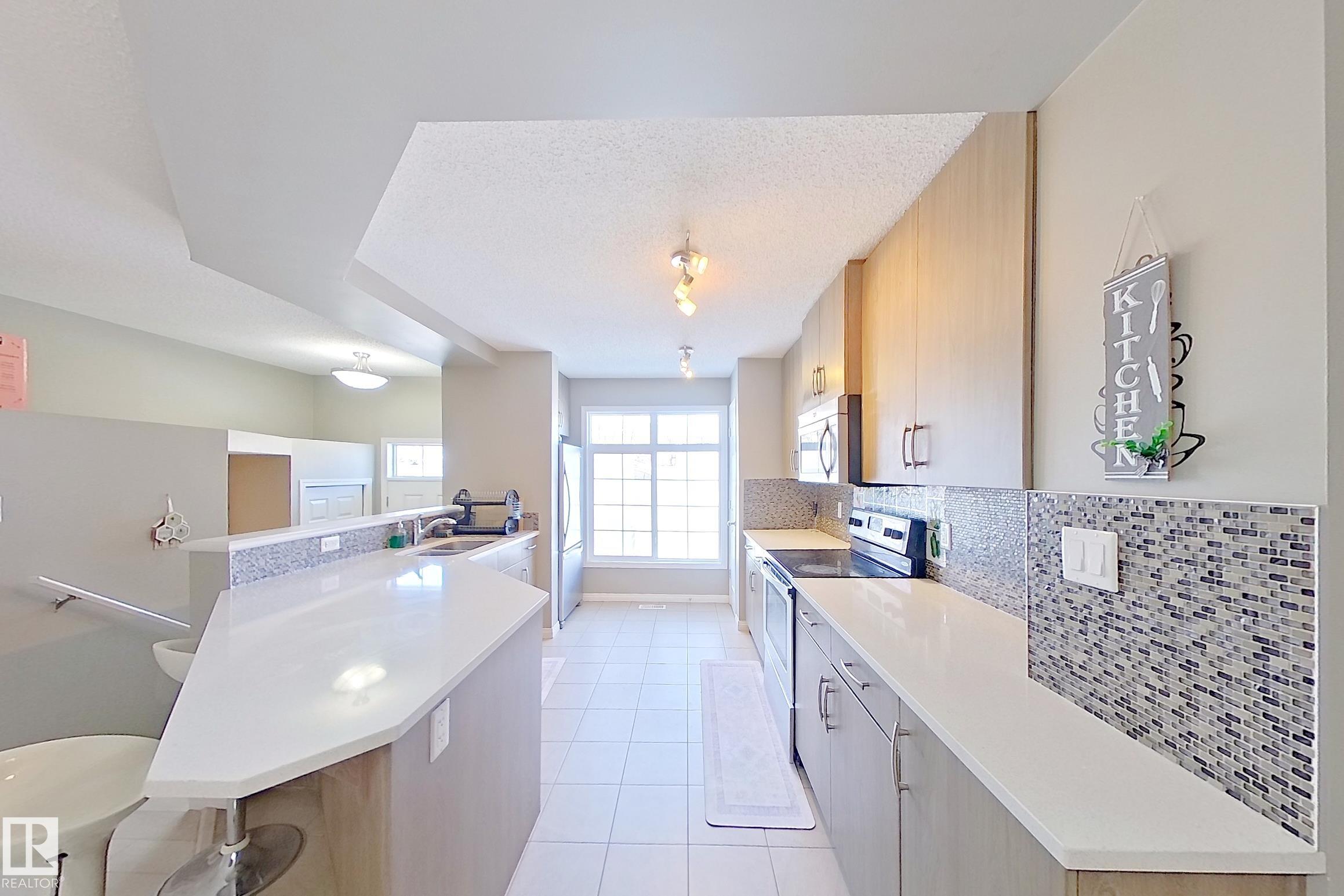 Photo 7 at 44 - 9151 Shaw Way SW, Summerside, Edmonton