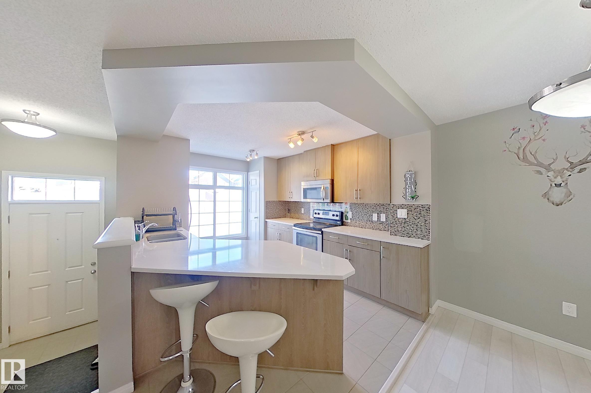 Photo 9 at 44 - 9151 Shaw Way SW, Summerside, Edmonton