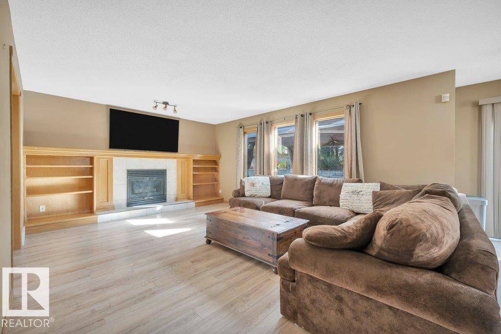Photo 16 at 19 Hanover Bay, Heritage Hills, Sherwood Park