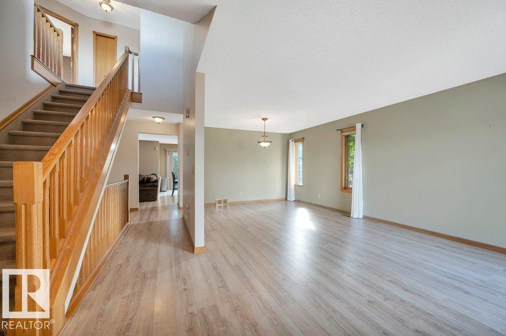 Photo 3 at 19 Hanover Bay, Heritage Hills, Sherwood Park