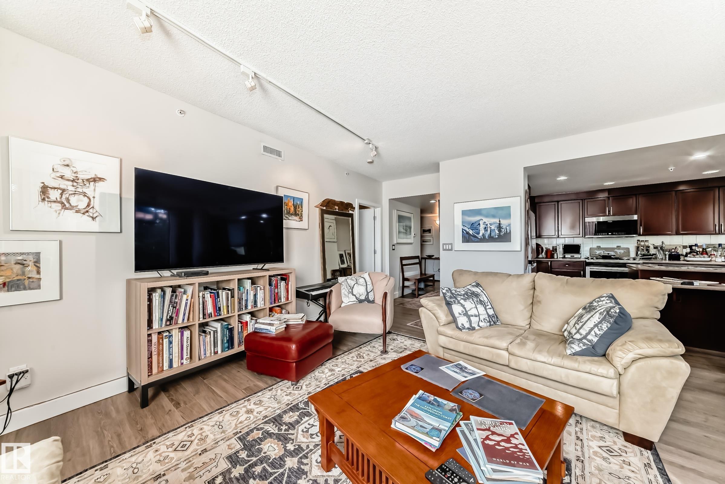 Photo 15 at 305 - 10028 119 Street NW, Wîhkwêntôwin, Edmonton