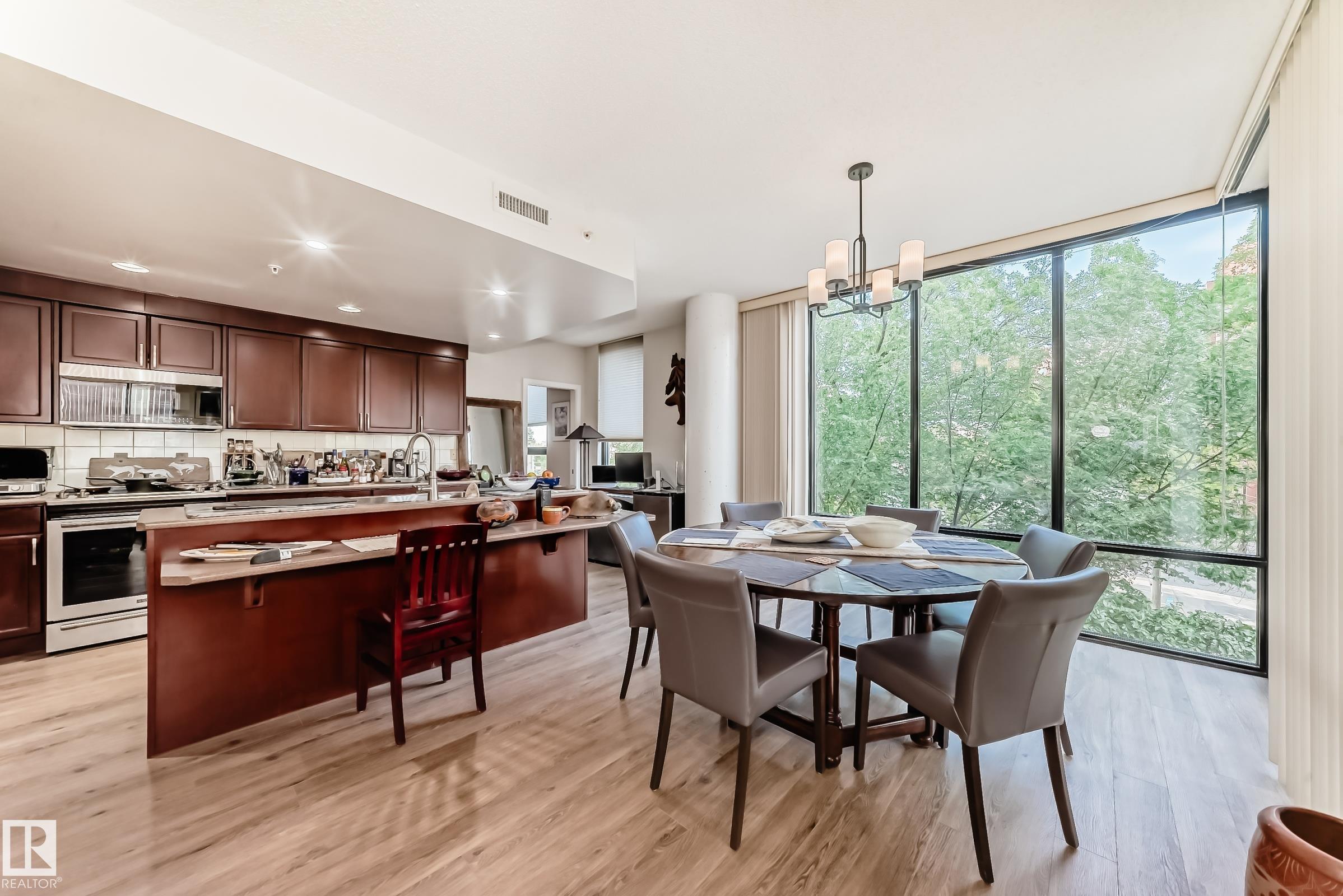 Photo 18 at 305 - 10028 119 Street NW, Wîhkwêntôwin, Edmonton