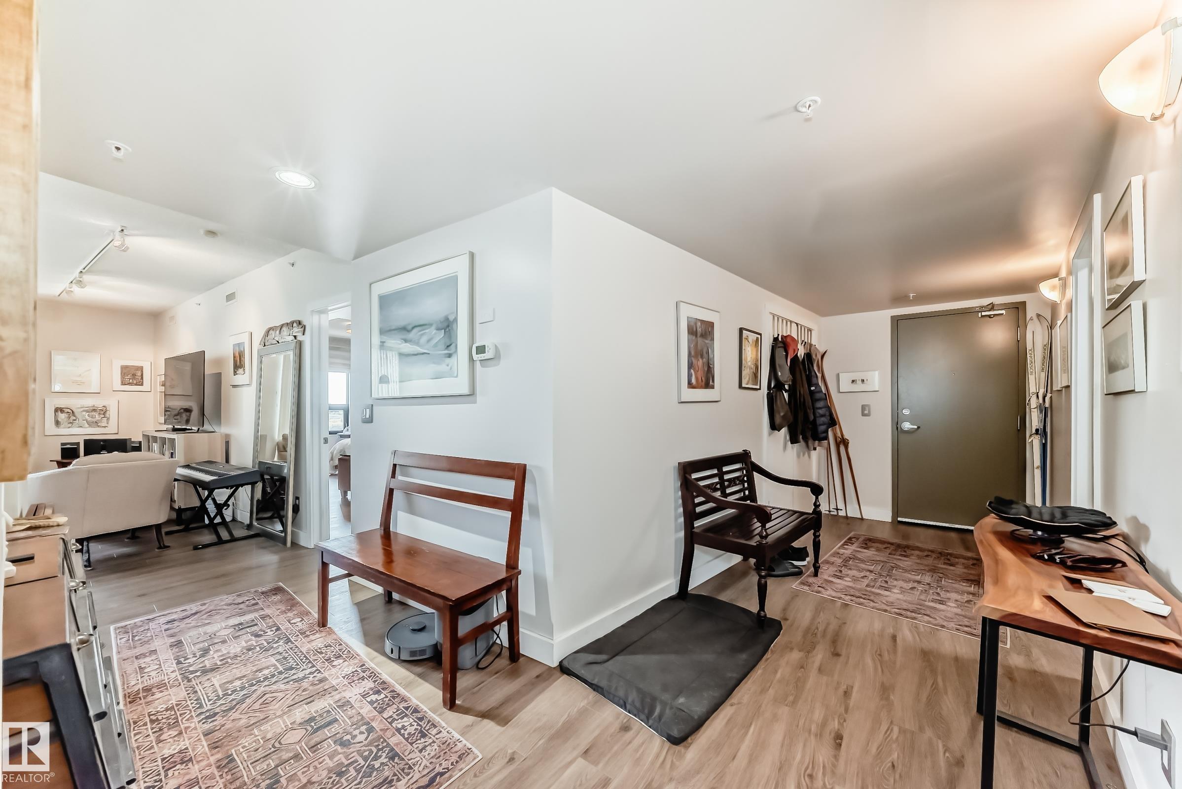 Photo 5 at 305 - 10028 119 Street NW, Wîhkwêntôwin, Edmonton