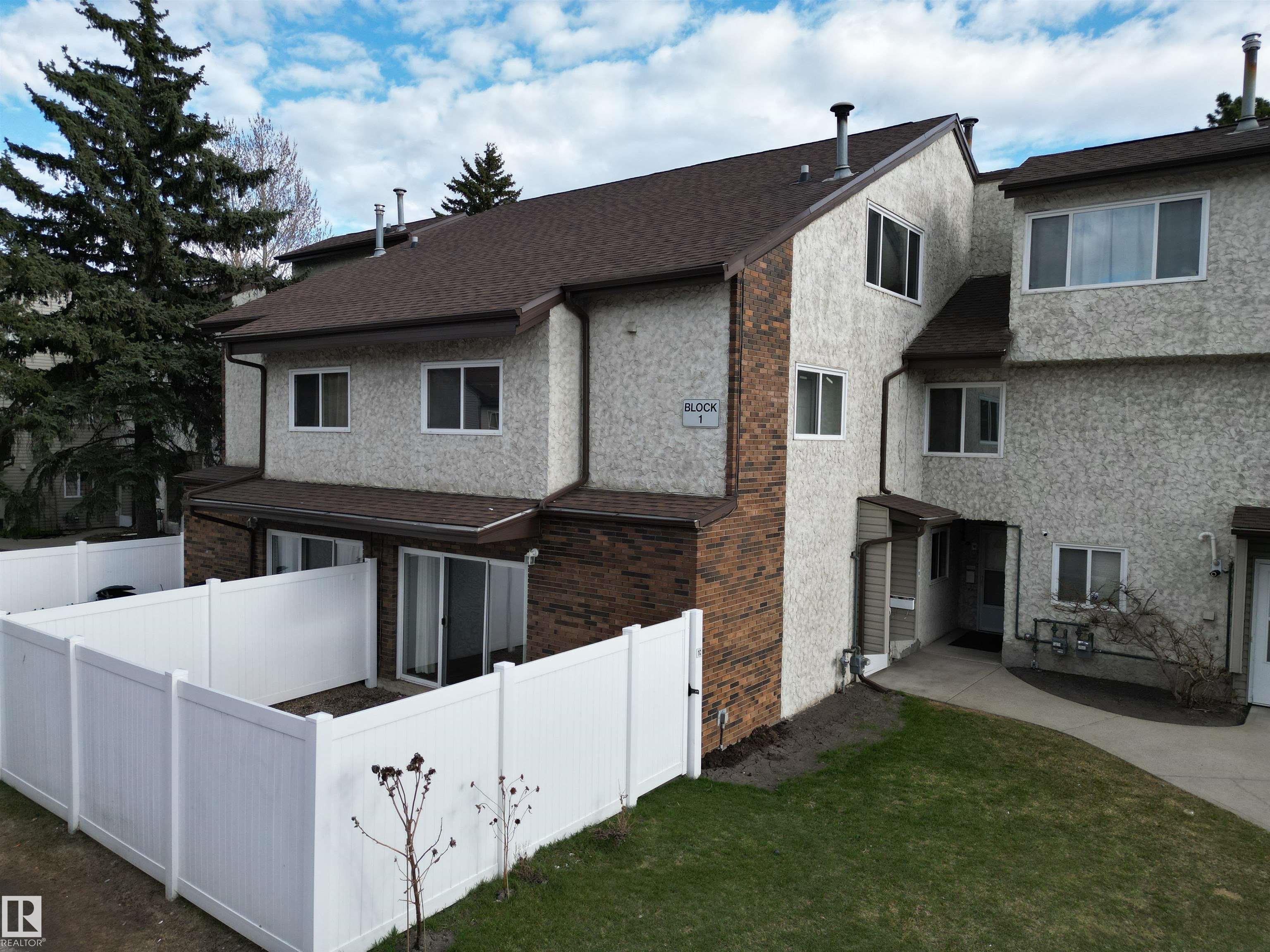 Photo 2 at 1C Meadowlark Village NW, West Meadowlark Park, Edmonton
