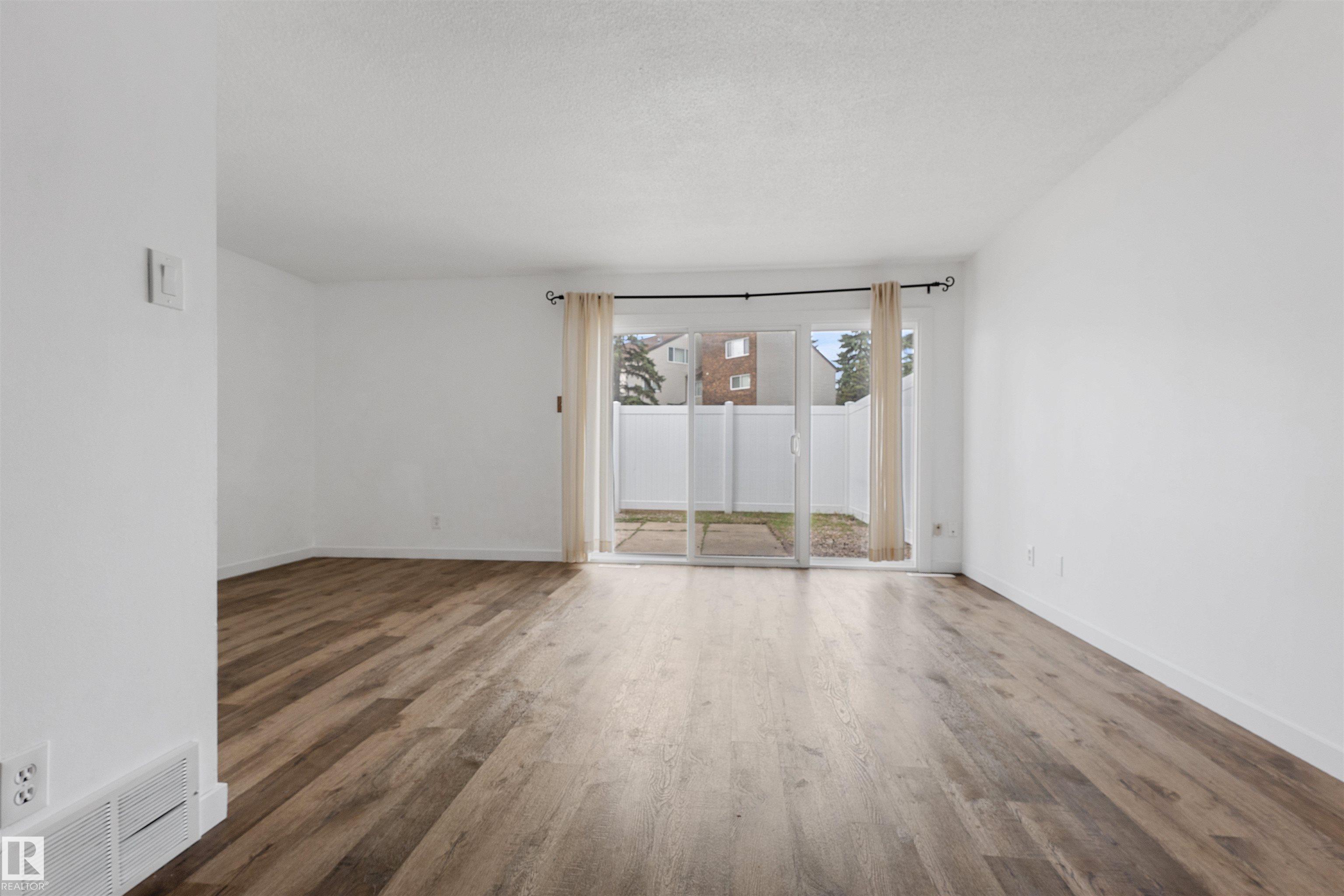 Photo 6 at 1C Meadowlark Village NW, West Meadowlark Park, Edmonton