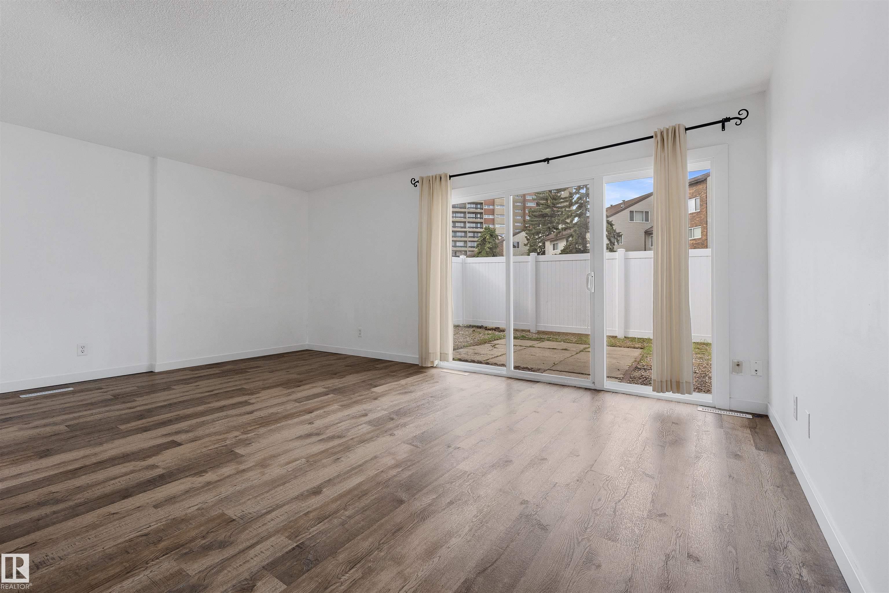 Photo 7 at 1C Meadowlark Village NW, West Meadowlark Park, Edmonton