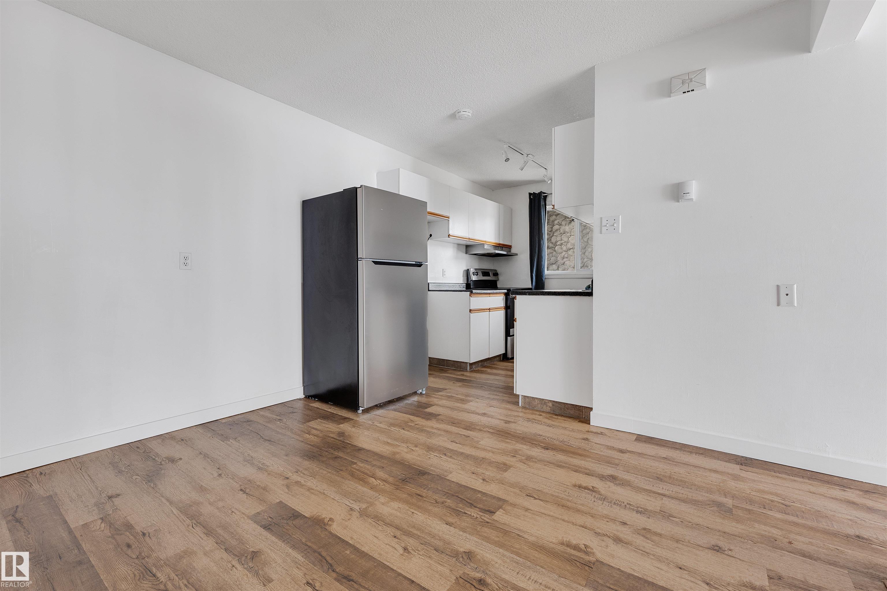 Photo 10 at 1C Meadowlark Village NW, West Meadowlark Park, Edmonton