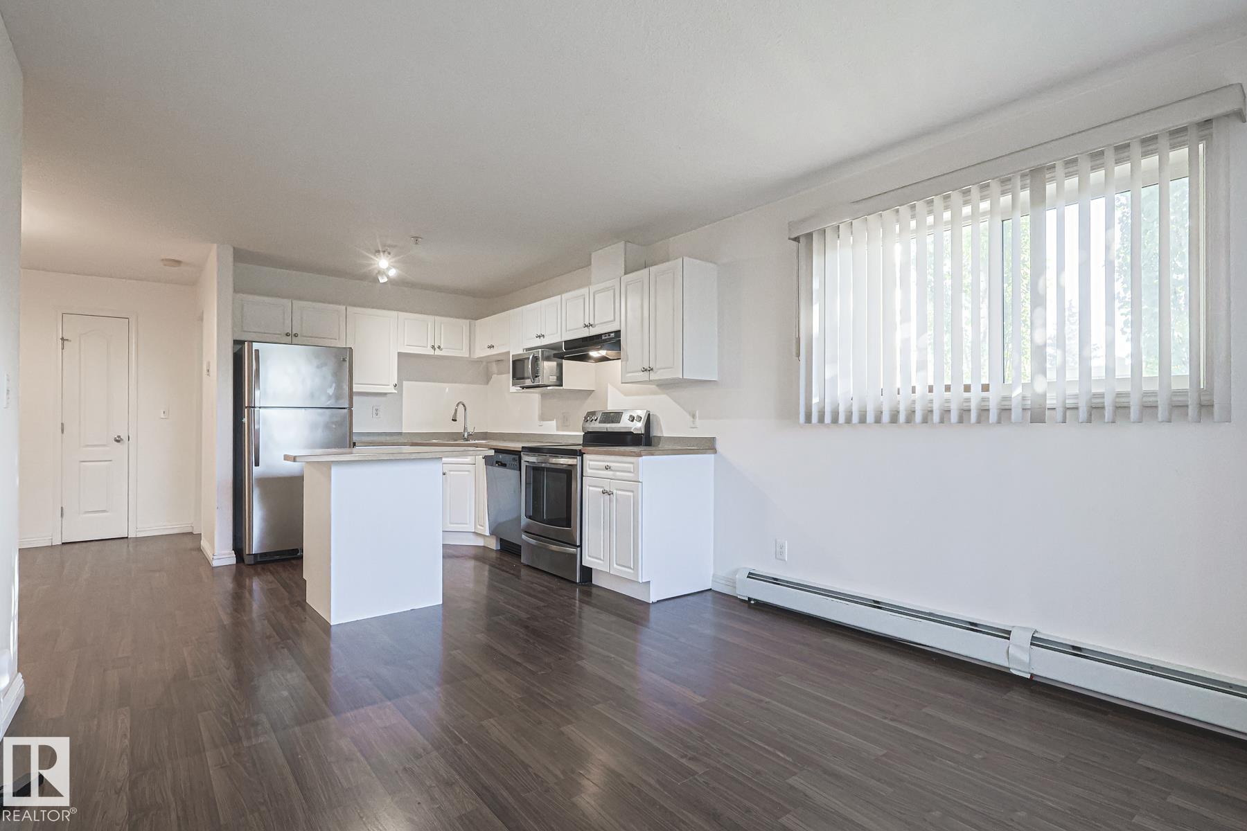 Photo 11 at 120 - 7511 171 Street NW, Callingwood North, Edmonton