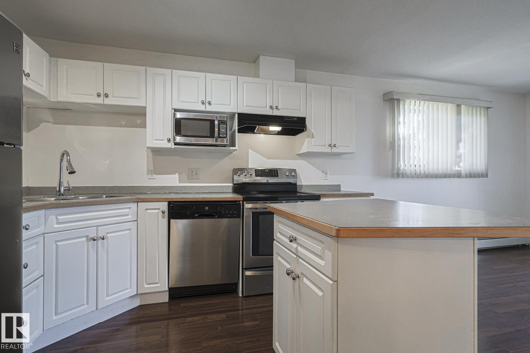 Photo 12 at 120 - 7511 171 Street NW, Callingwood North, Edmonton