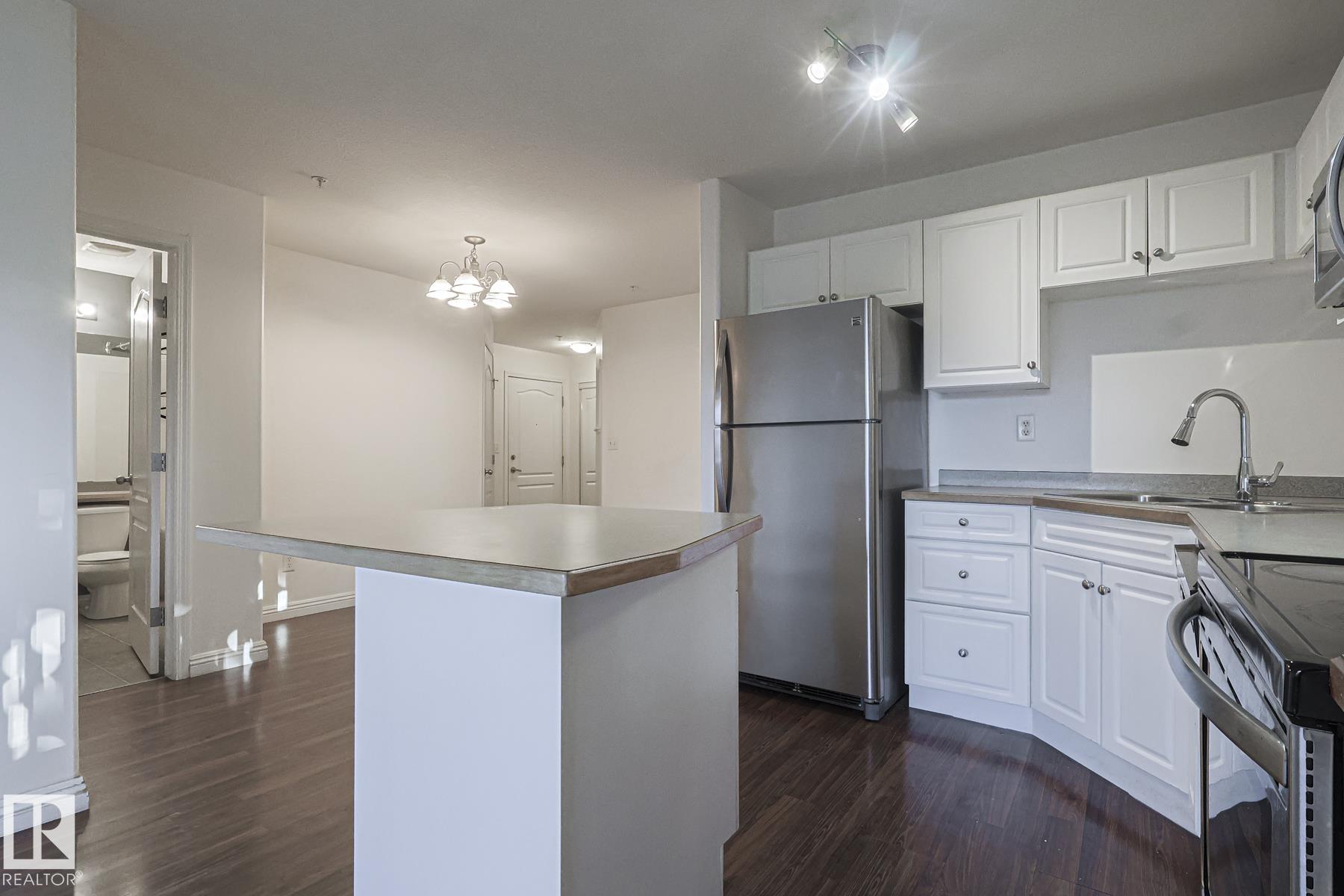 Photo 10 at 120 - 7511 171 Street NW, Callingwood North, Edmonton
