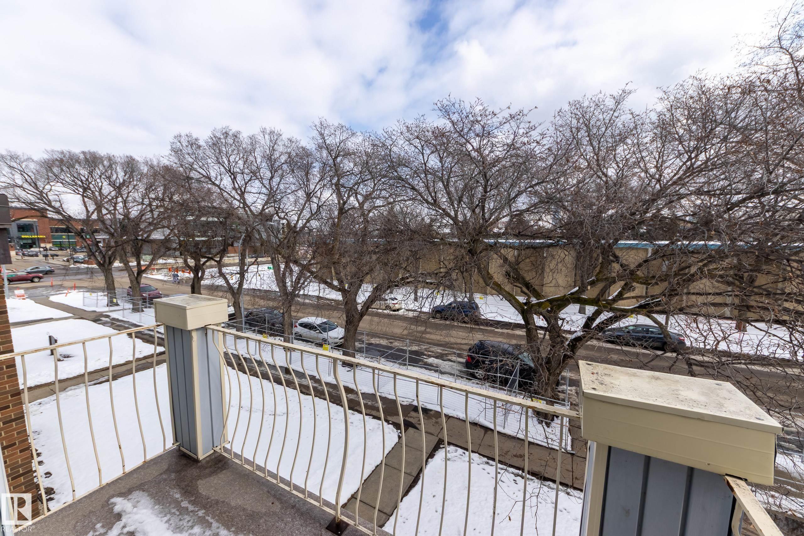 Photo 12 at 11 - 10324 119 Street NW, Wîhkwêntôwin, Edmonton