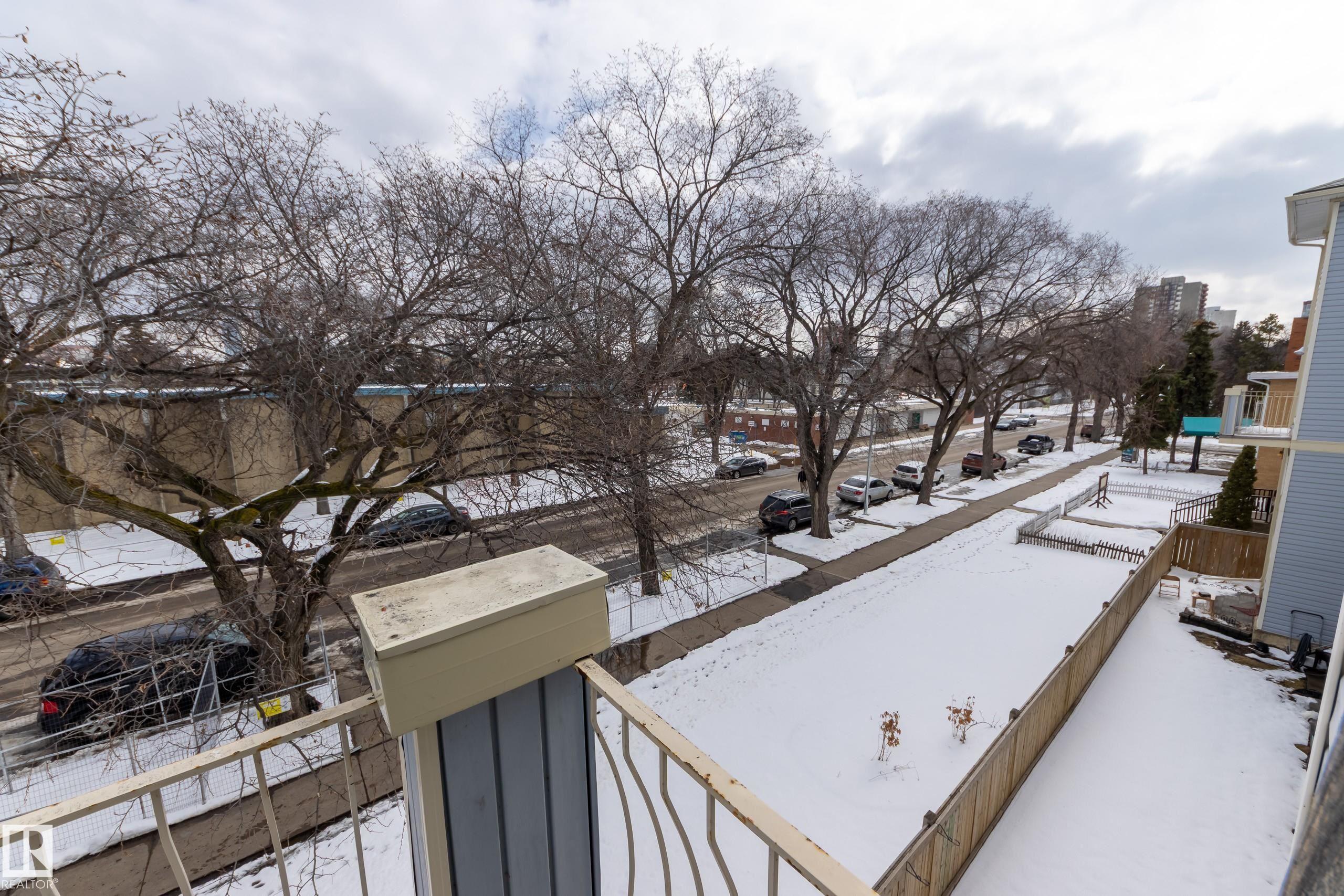 Photo 13 at 11 - 10324 119 Street NW, Wîhkwêntôwin, Edmonton