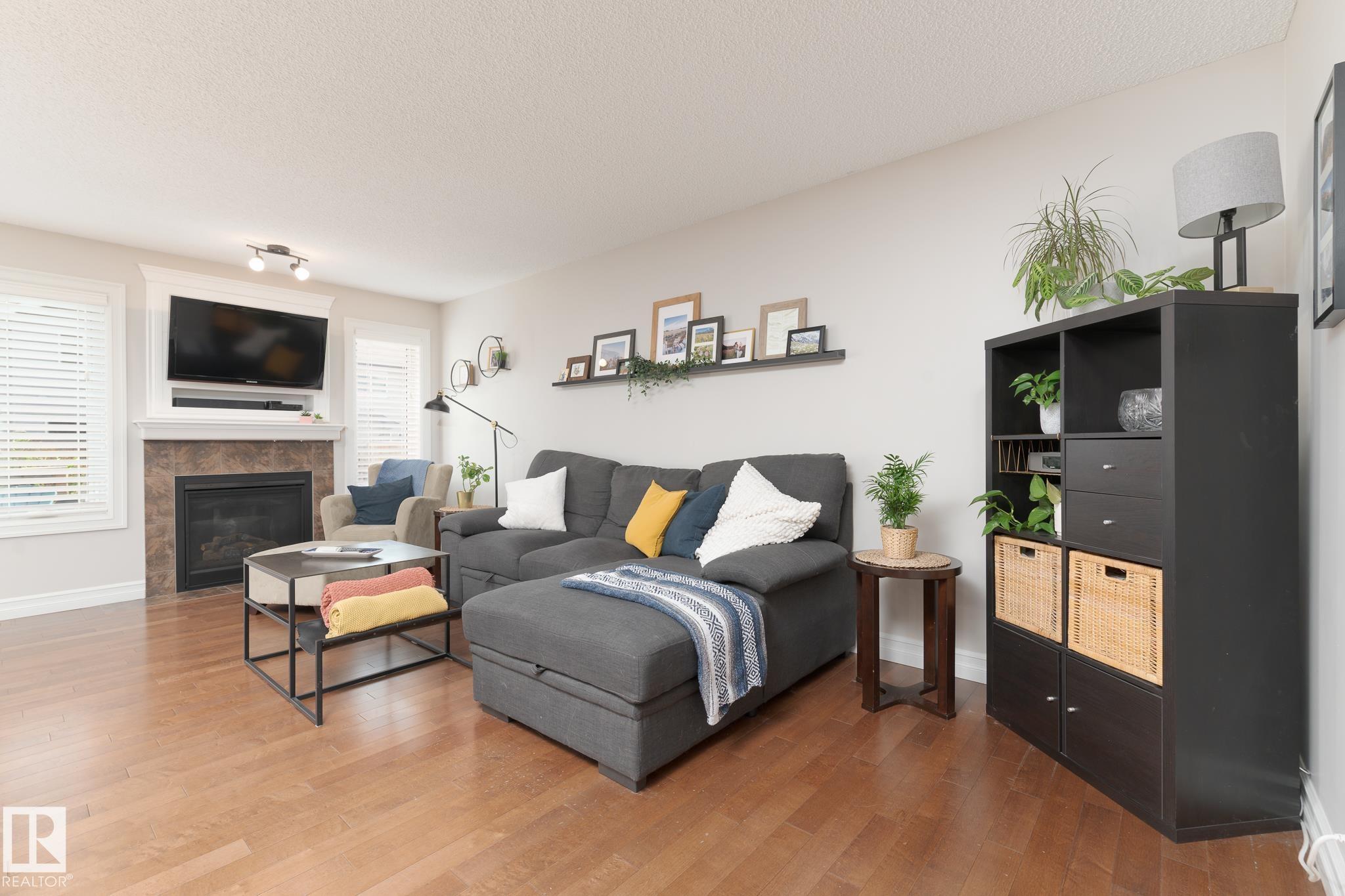 Photo 3 at 3013 16a Avenue NW, Laurel, Edmonton