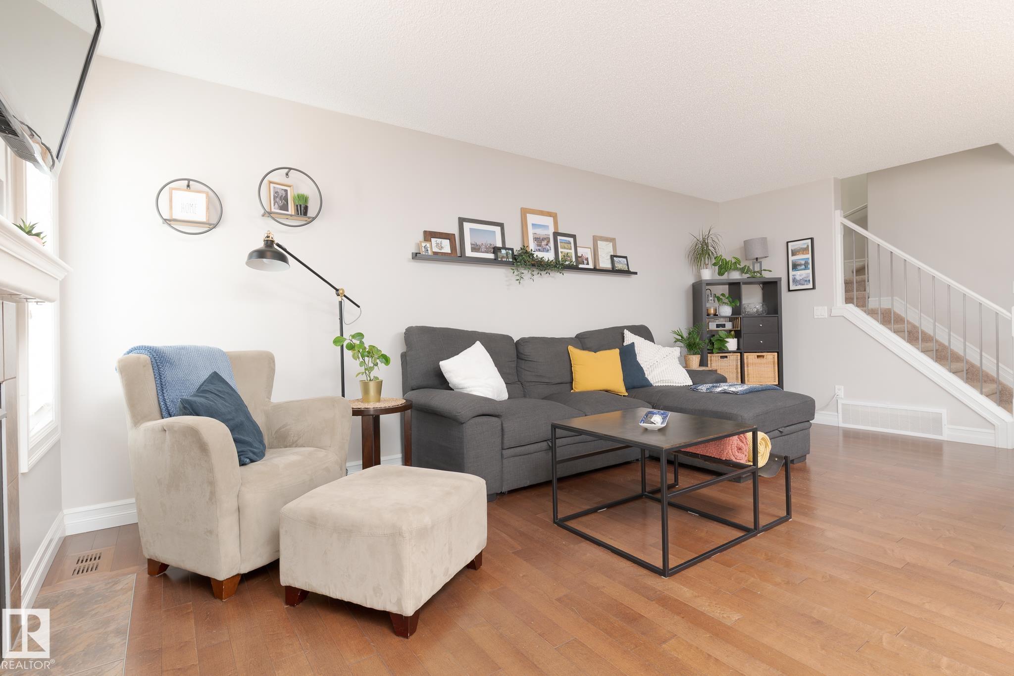 Photo 4 at 3013 16a Avenue NW, Laurel, Edmonton