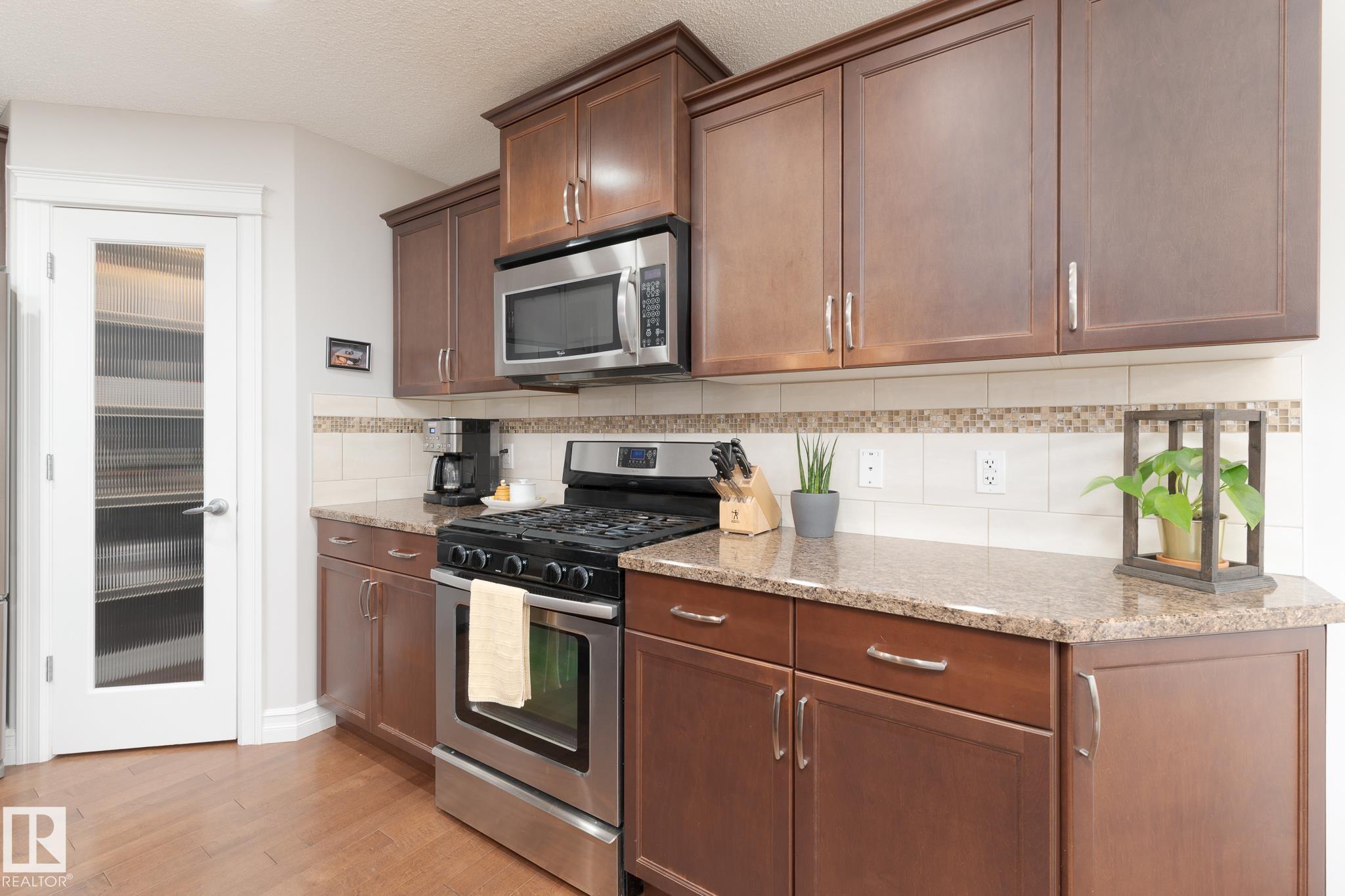 Photo 9 at 3013 16a Avenue NW, Laurel, Edmonton