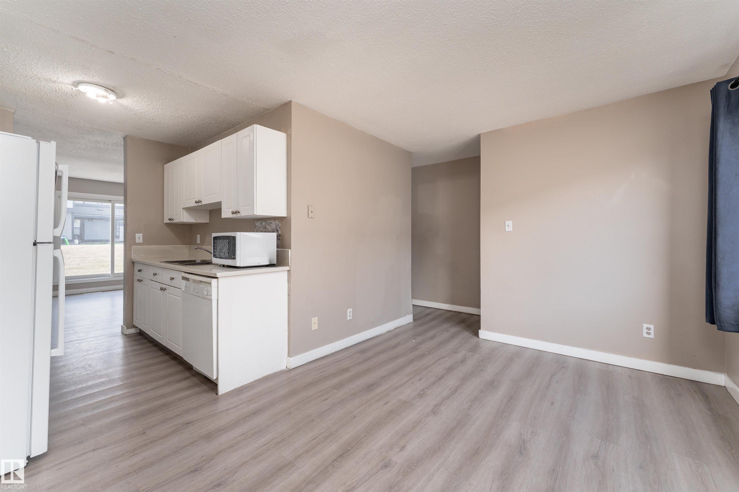 Photo 4 at 174 - 3308 113 Avenue NW, Rundle Heights, Edmonton