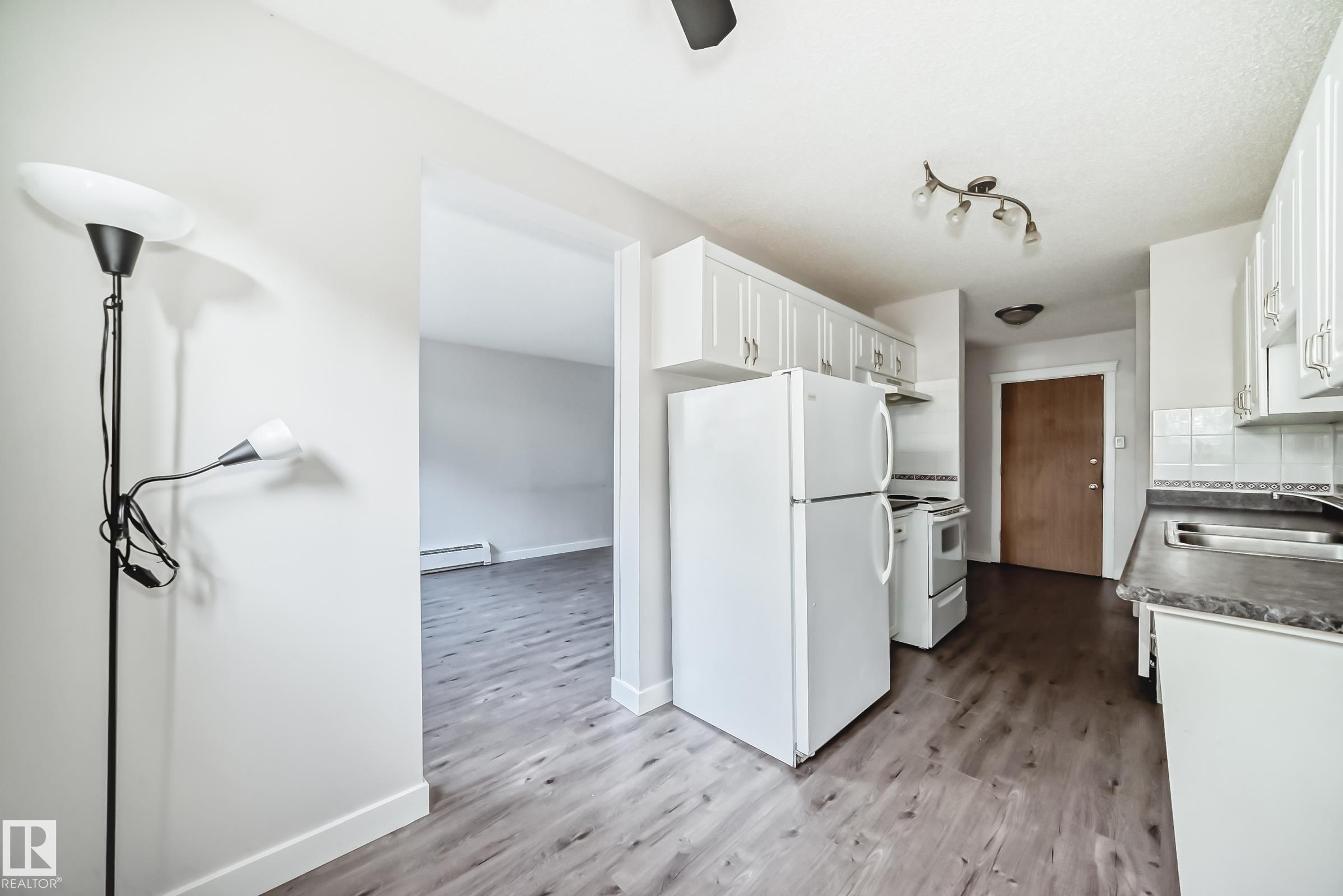 Photo 8 at 103 - 6708 90 Avenue NW, Ottewell, Edmonton