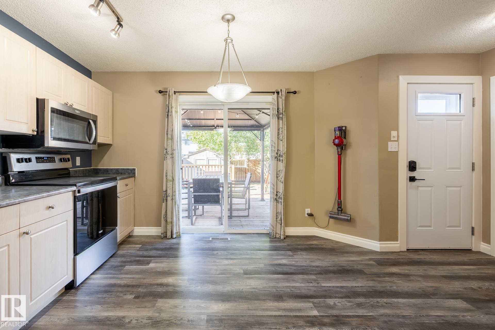 Photo 11 at 628 88 Street SW, Ellerslie, Edmonton