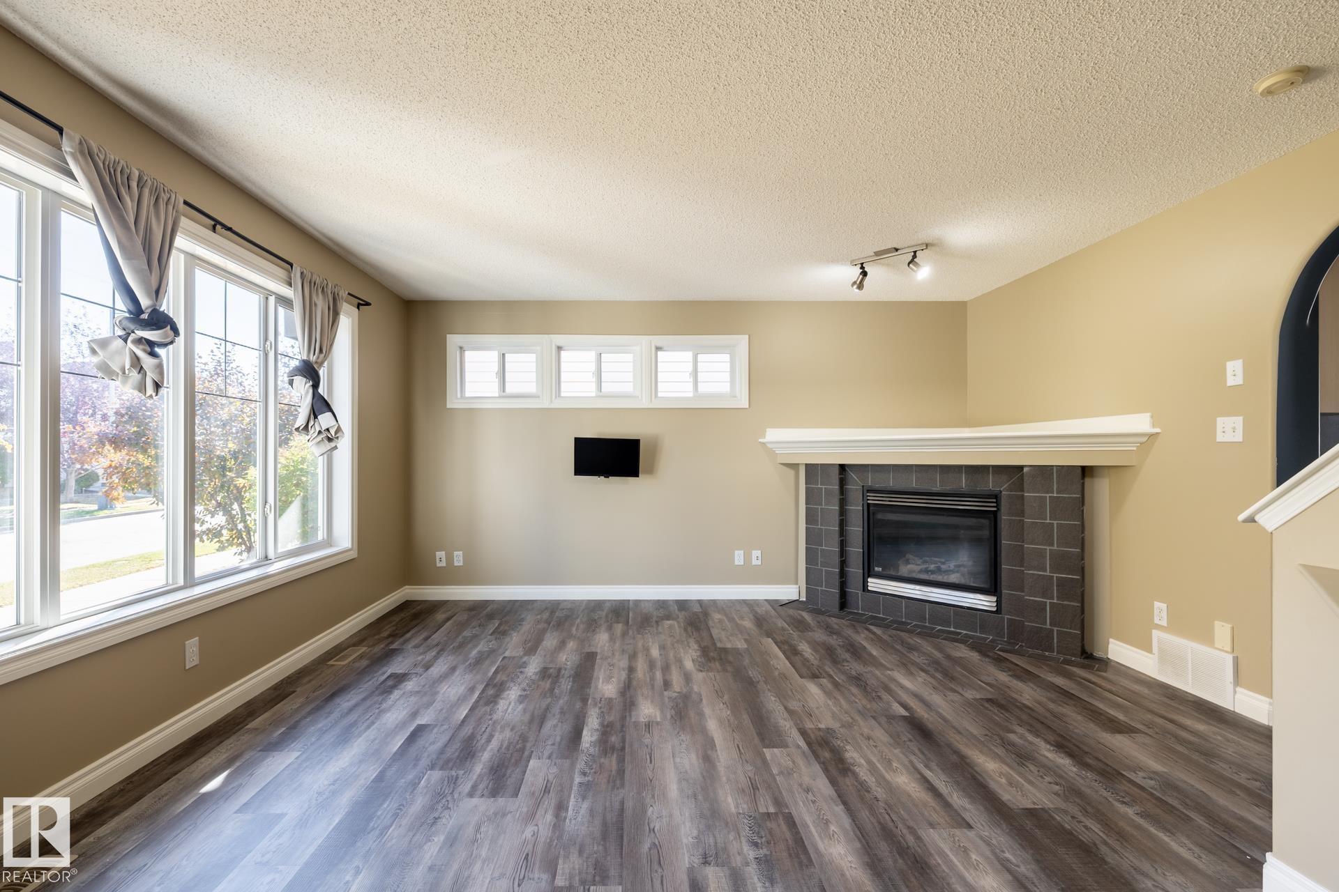 Photo 4 at 628 88 Street SW, Ellerslie, Edmonton