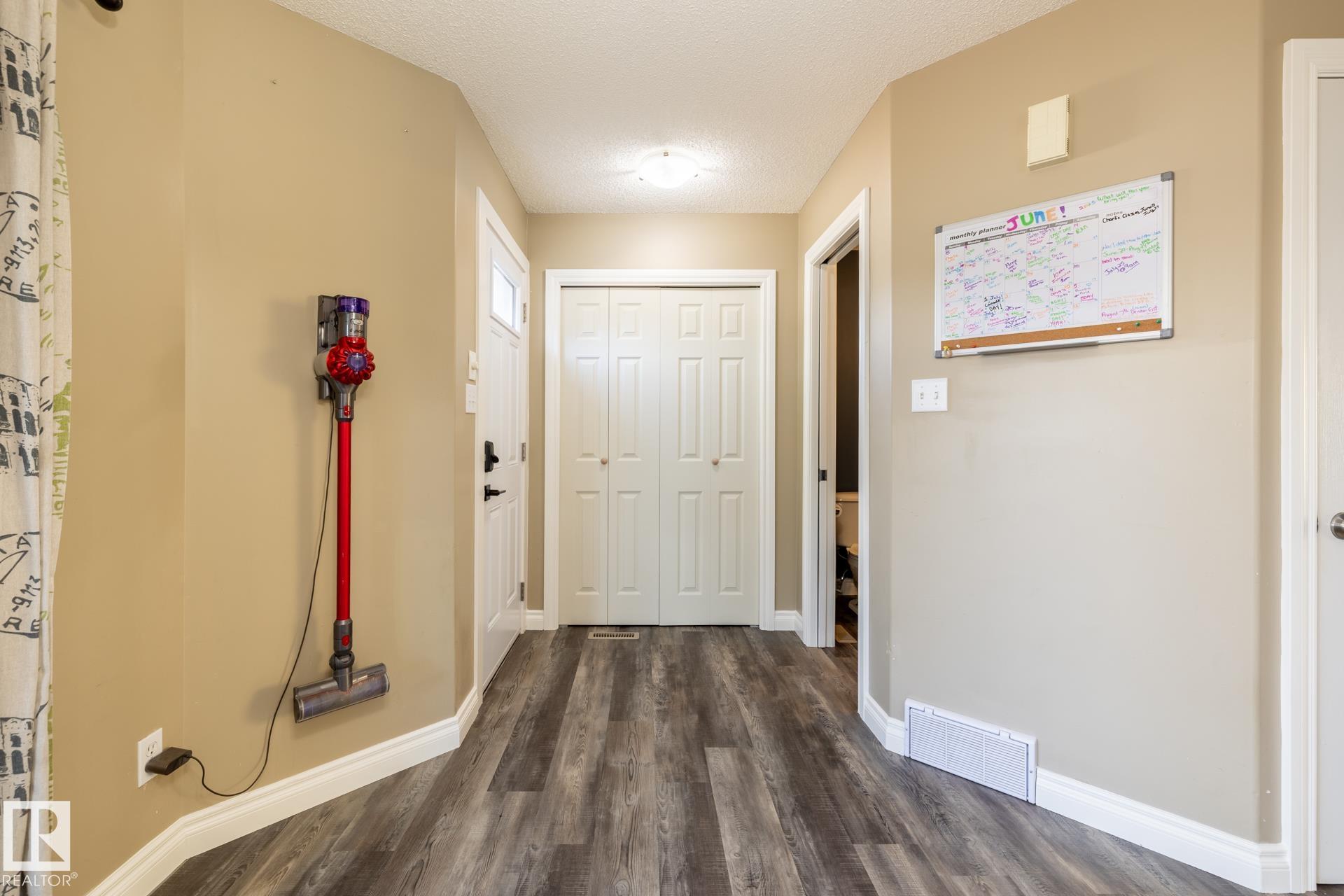 Photo 6 at 628 88 Street SW, Ellerslie, Edmonton