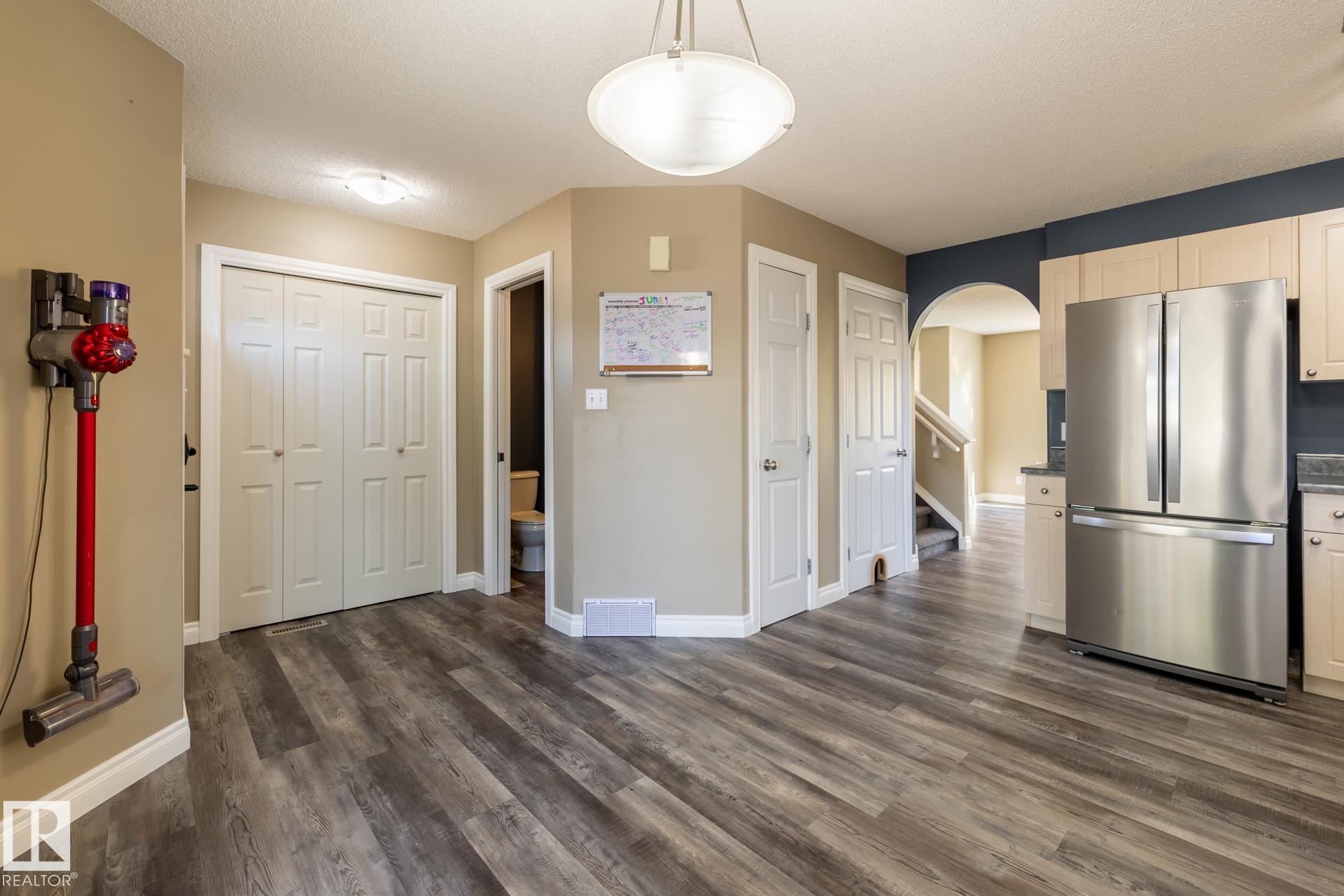 Photo 9 at 628 88 Street SW, Ellerslie, Edmonton