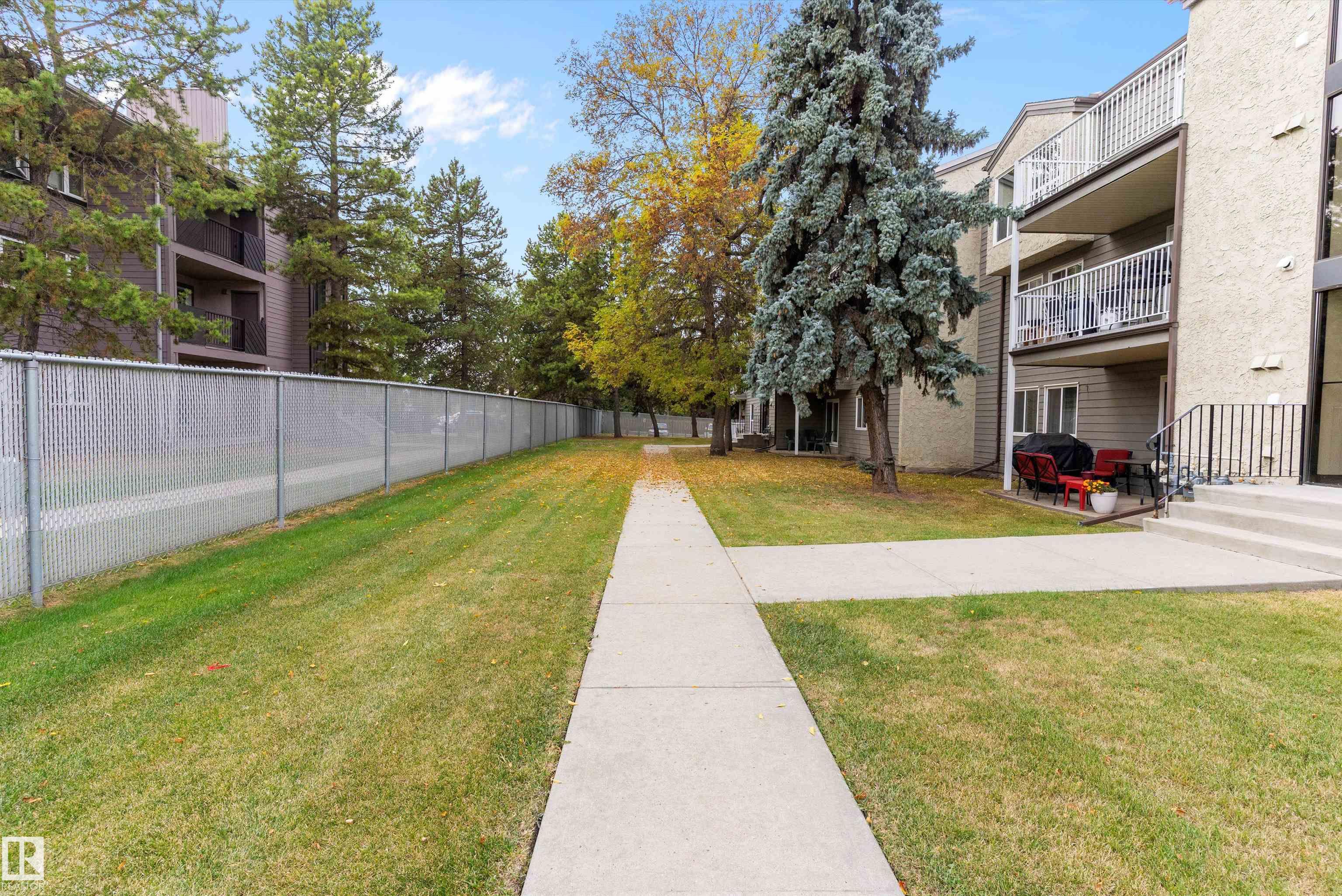 Photo 34 at 105 - 32 Alpine Place, Akinsdale, St. Albert
