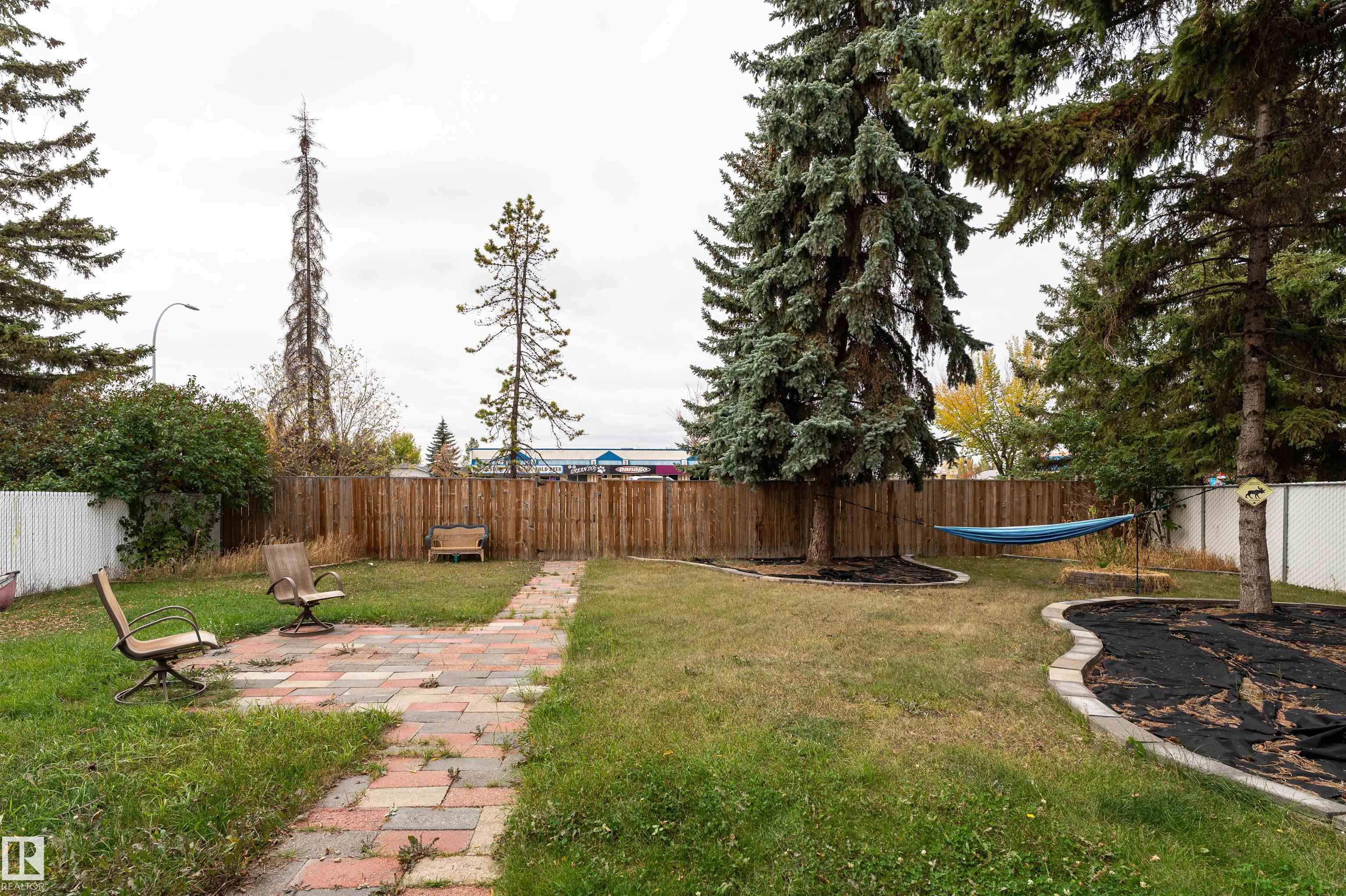 Photo 3 at 9814 91 Street, Pineview Fort Sask., Fort Saskatchewan