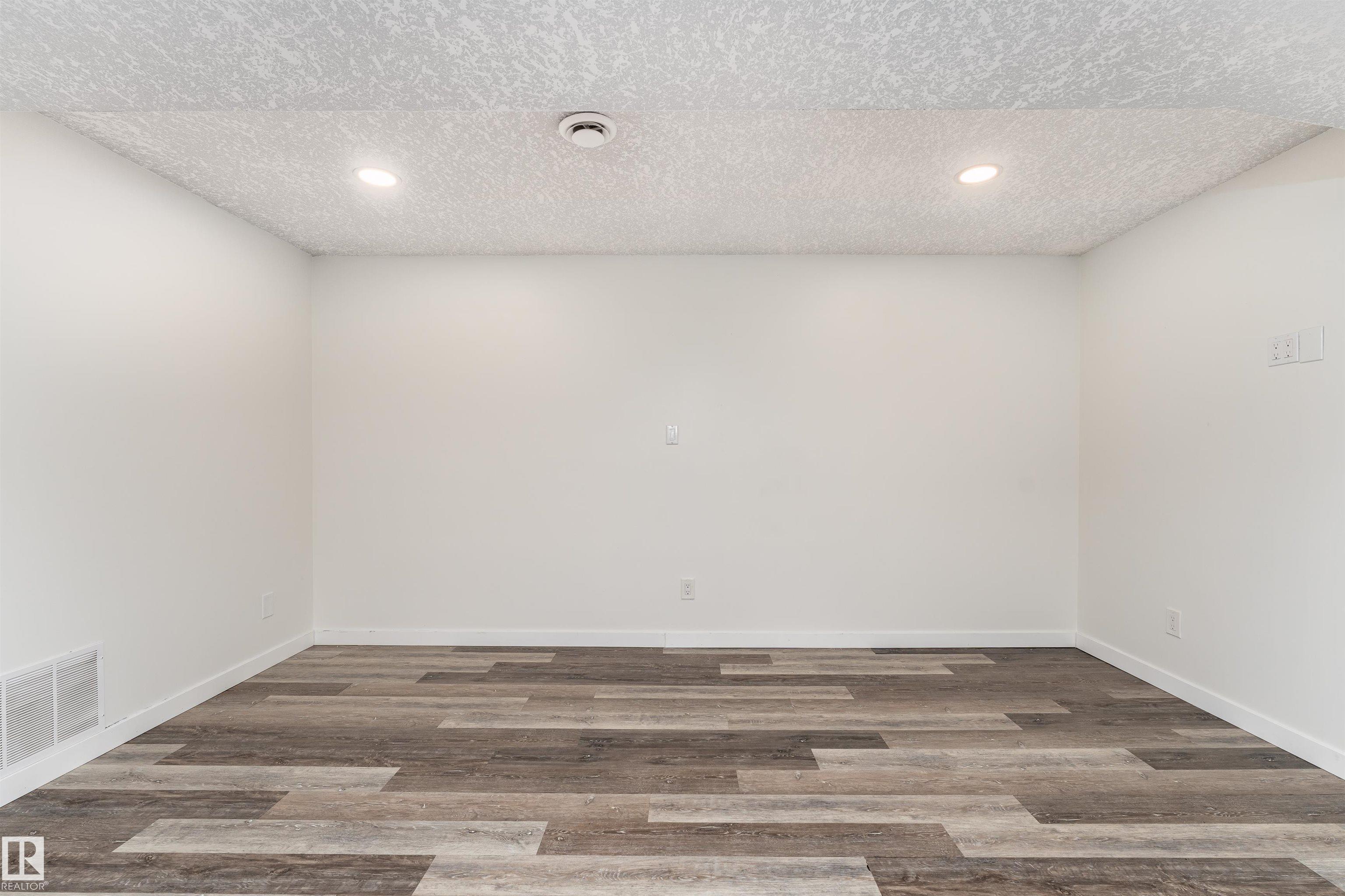 Photo 35 at 9814 91 Street, Pineview Fort Sask., Fort Saskatchewan