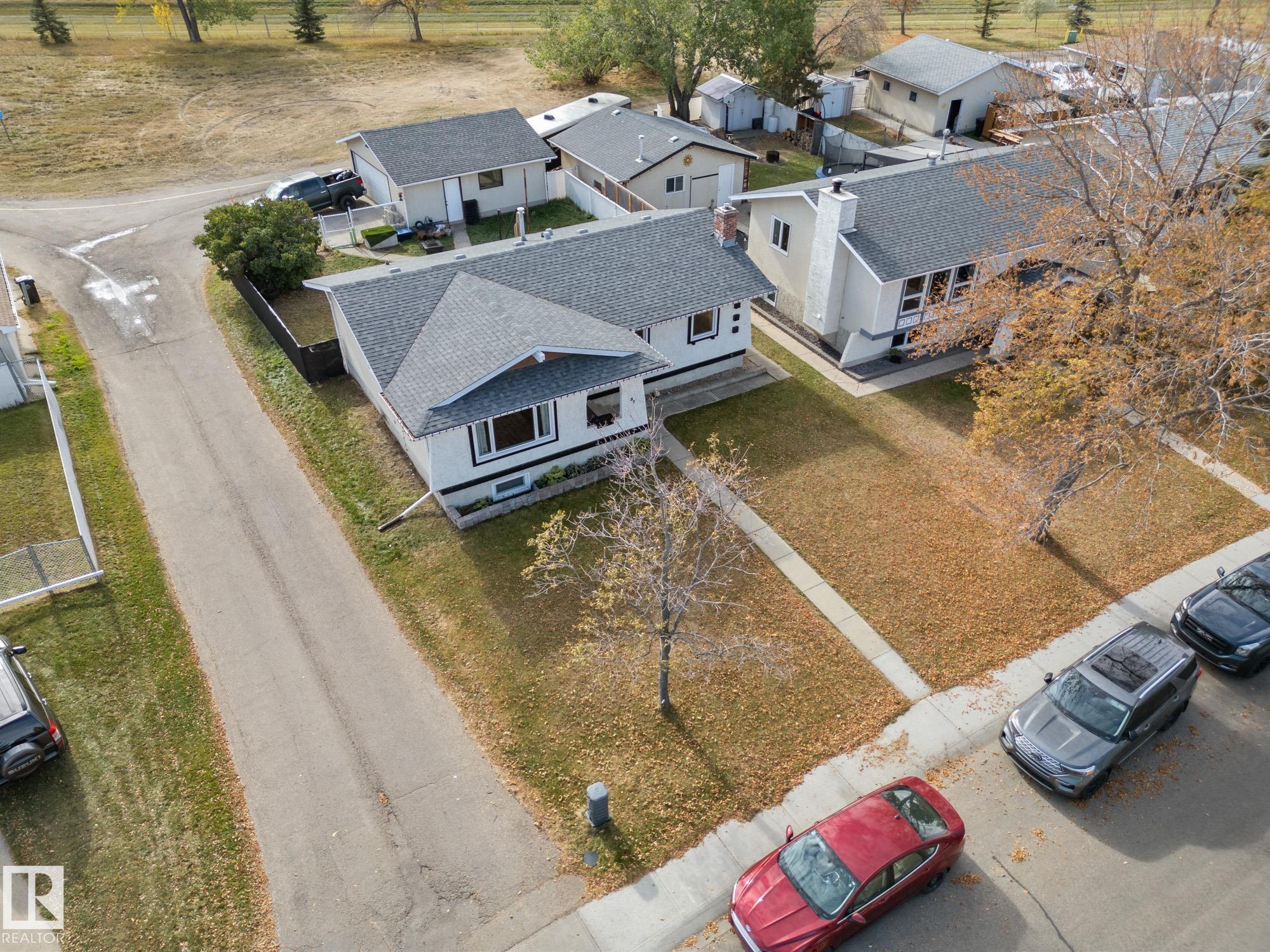 Photo 2 at 57 Nootka Road, Corinthia Park, Leduc