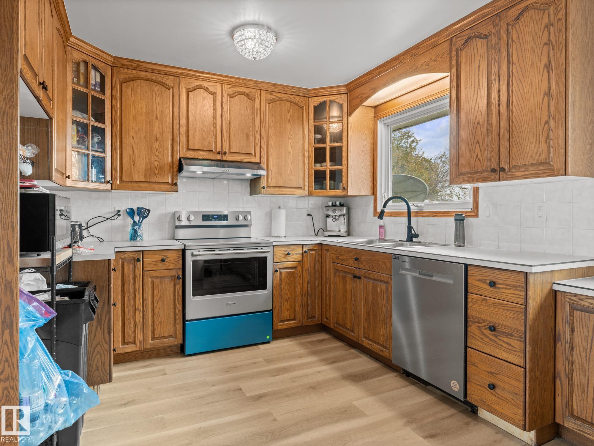 Photo 10 at 57 Nootka Road, Corinthia Park, Leduc
