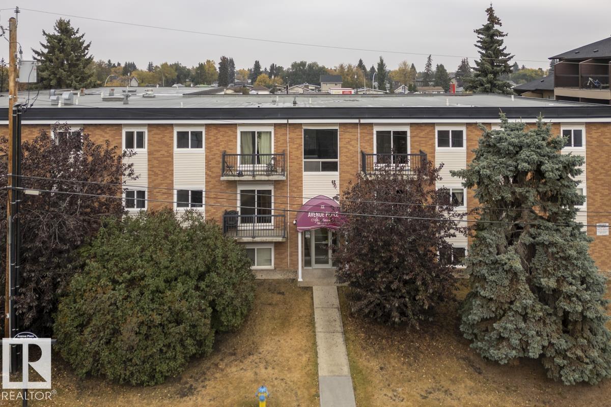 Photo 2 at 301 - 7204 81 Avenue NW, King Edward Park, Edmonton