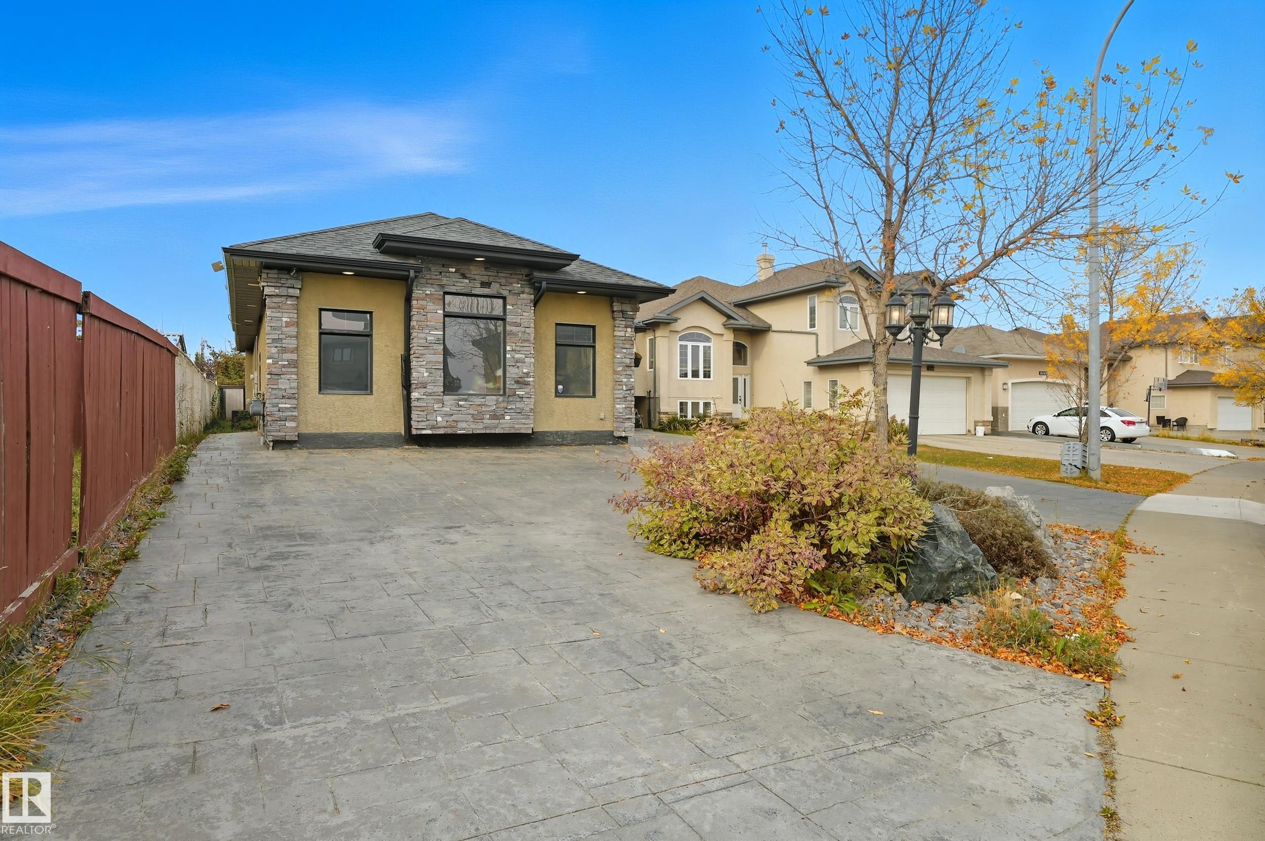 Photo 2 at 16412 73 Street NW, Mayliewan, Edmonton