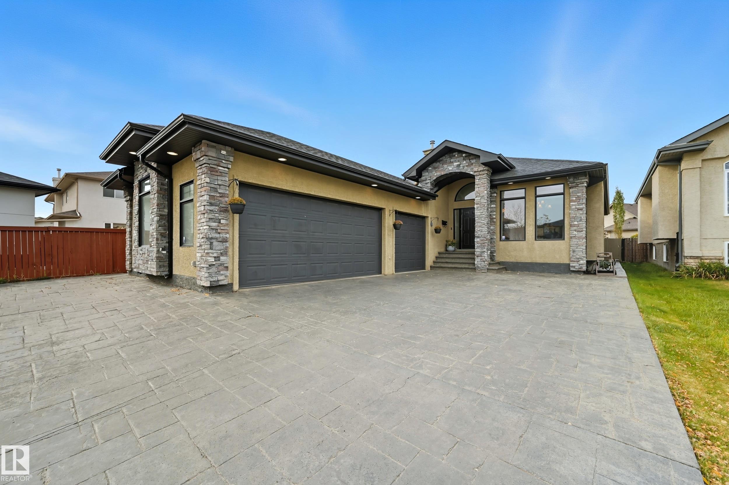 Photo 4 at 16412 73 Street NW, Mayliewan, Edmonton