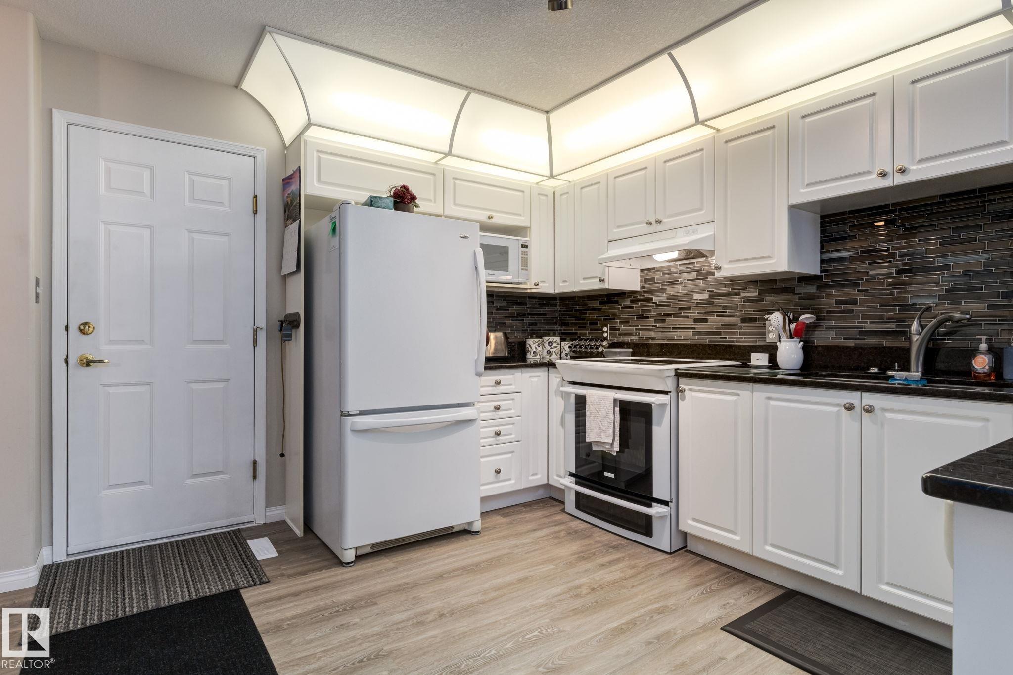 Photo 3 at 22 - 201 Bothwell Drive, Strathcona Village, Sherwood Park
