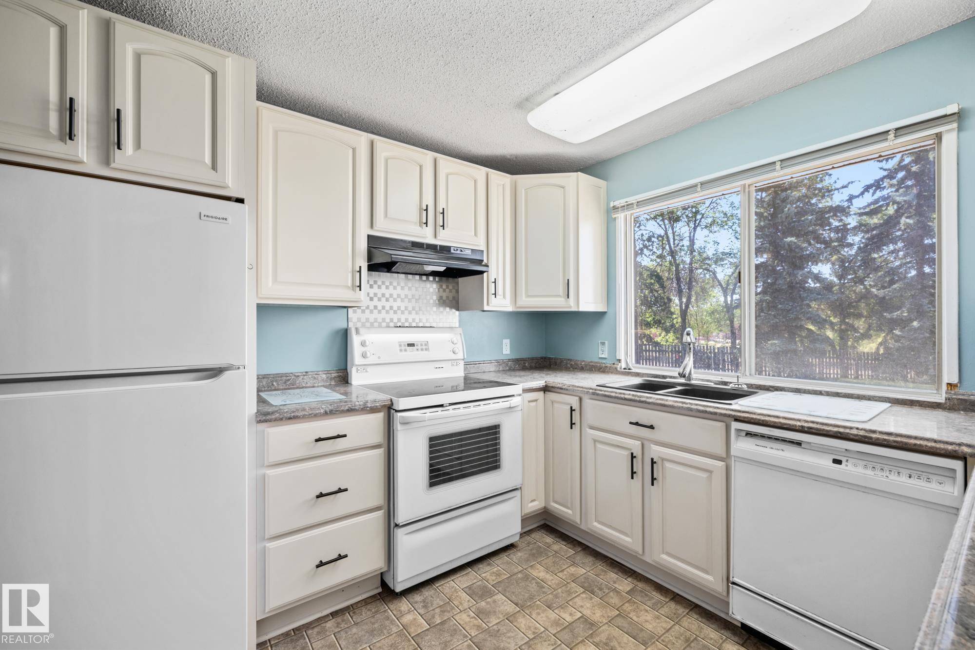 Photo 4 at 66 Greer Crescent, Grandin, St. Albert