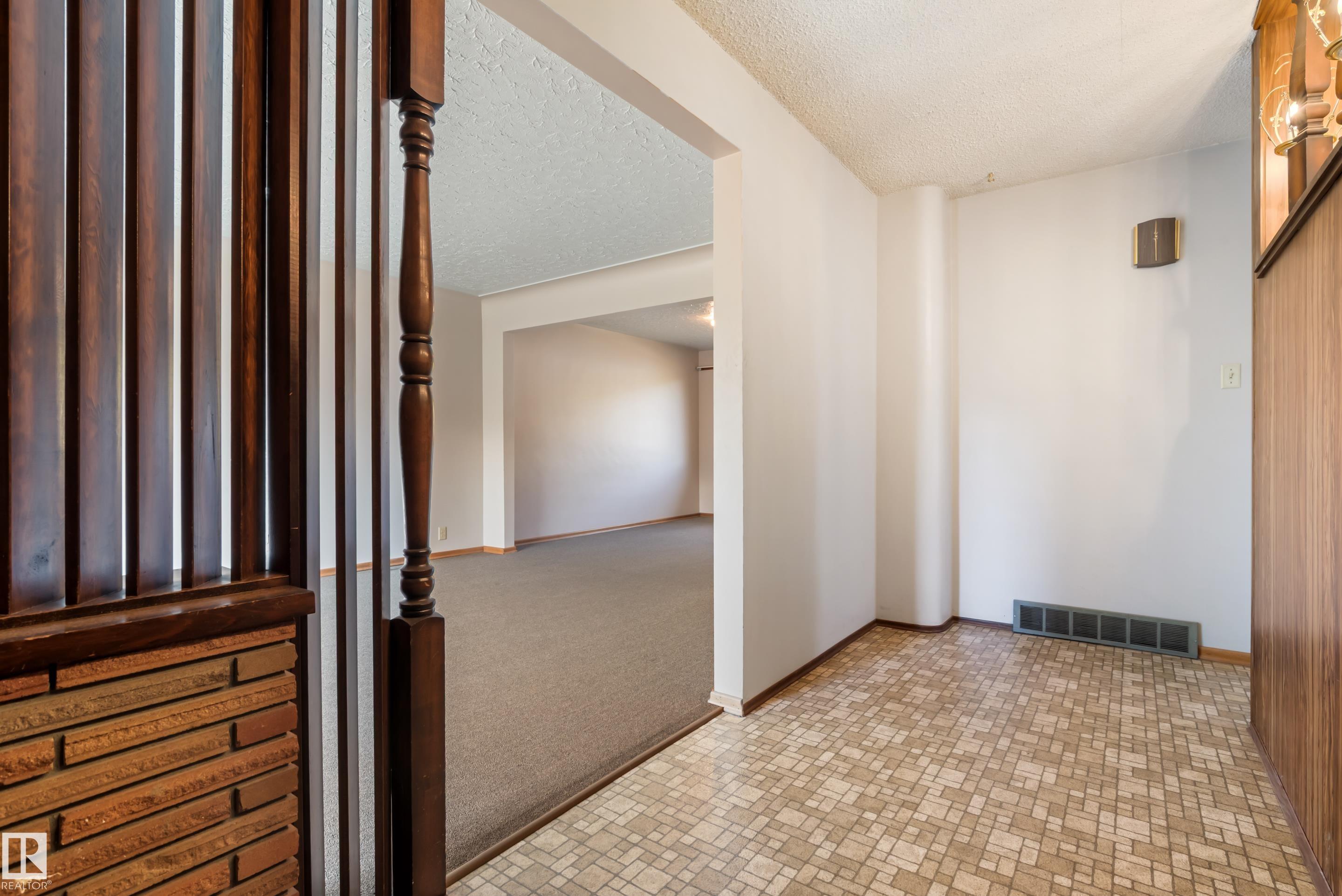 Photo 13 at 8736 66 Avenue NW, Argyll, Edmonton