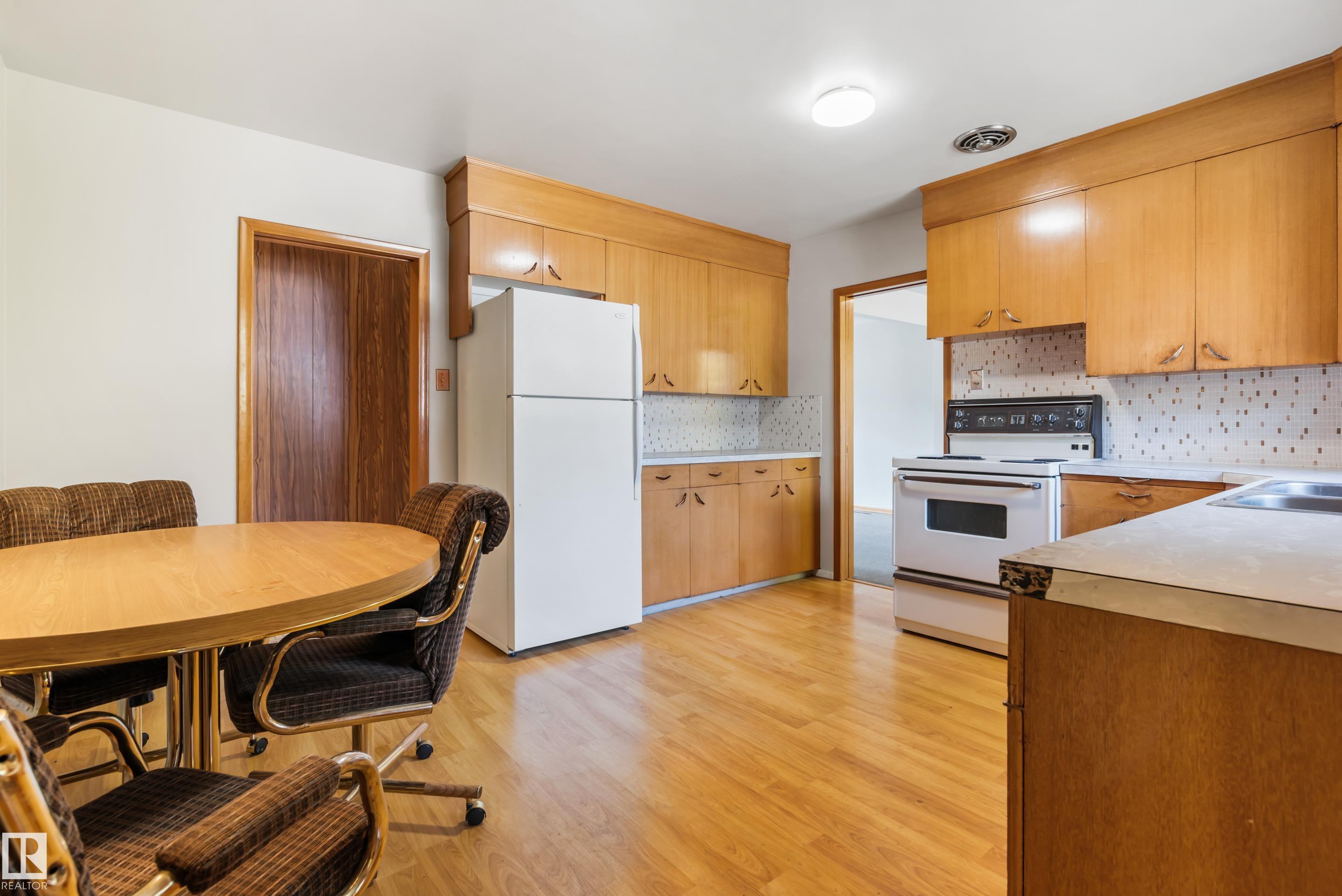 Photo 20 at 8736 66 Avenue NW, Argyll, Edmonton