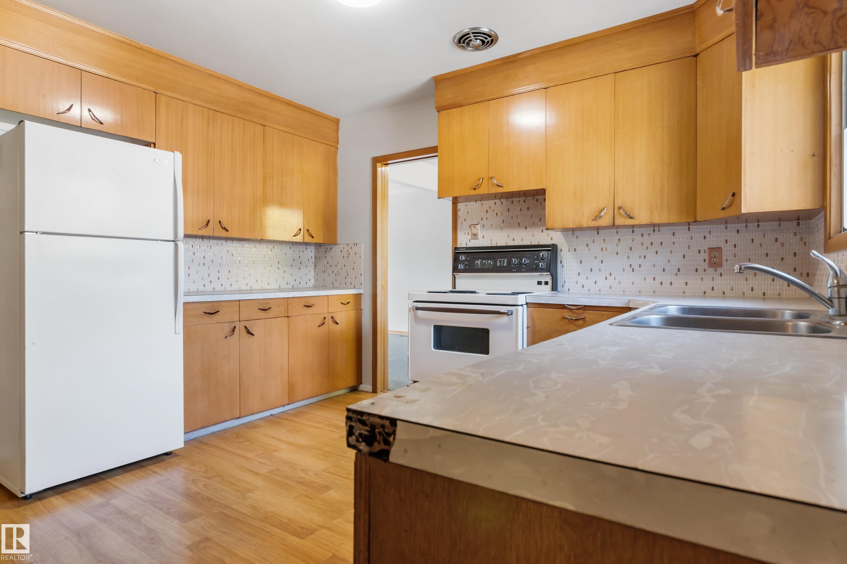 Photo 21 at 8736 66 Avenue NW, Argyll, Edmonton