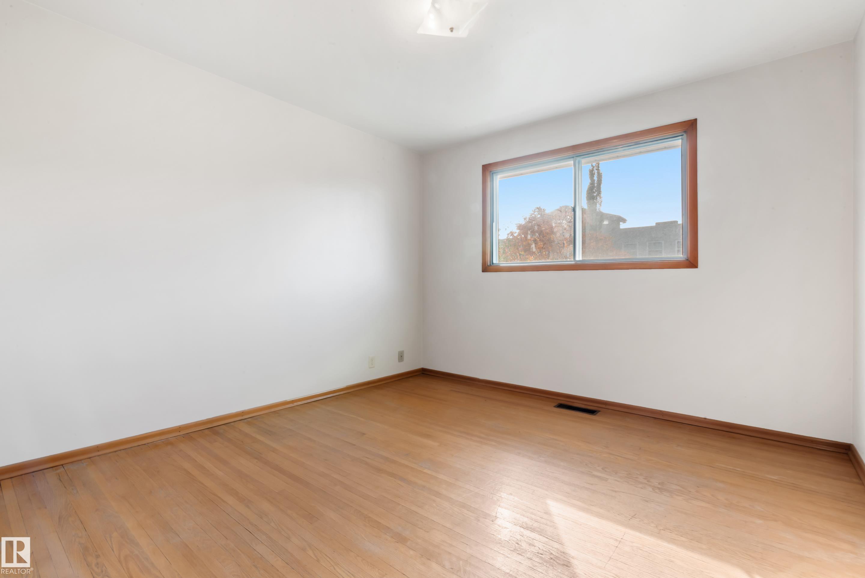 Photo 24 at 8736 66 Avenue NW, Argyll, Edmonton