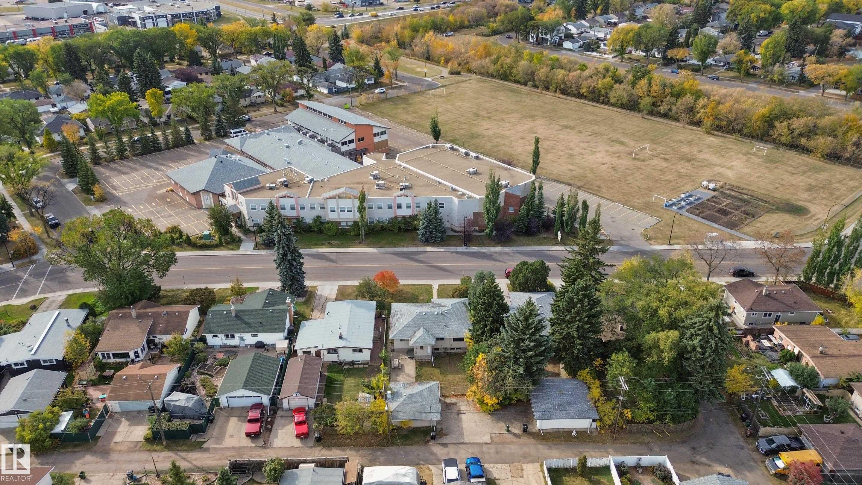 Photo 4 at 8736 66 Avenue NW, Argyll, Edmonton