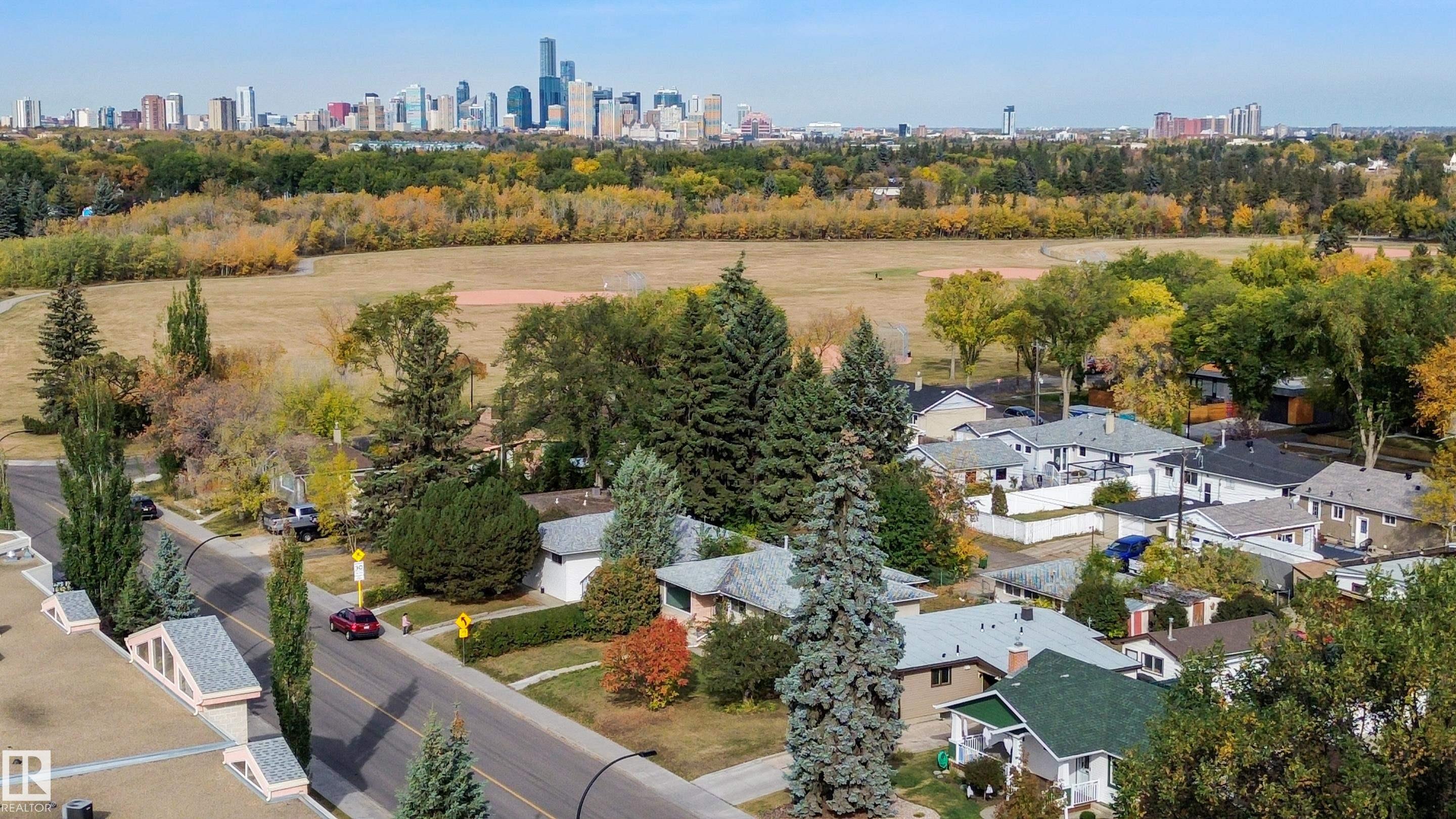 Photo 6 at 8736 66 Avenue NW, Argyll, Edmonton