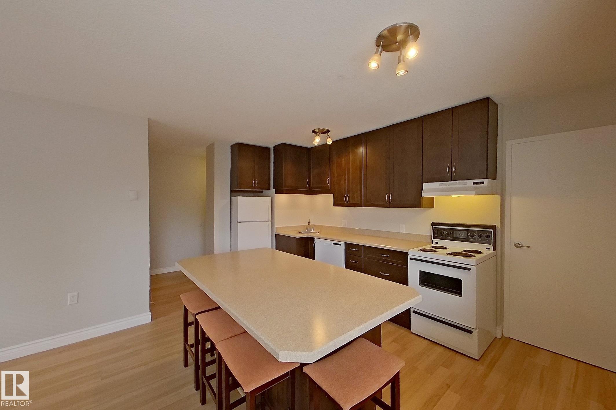 Photo 11 at 404 - 10021 116 Street NW, Wîhkwêntôwin, Edmonton