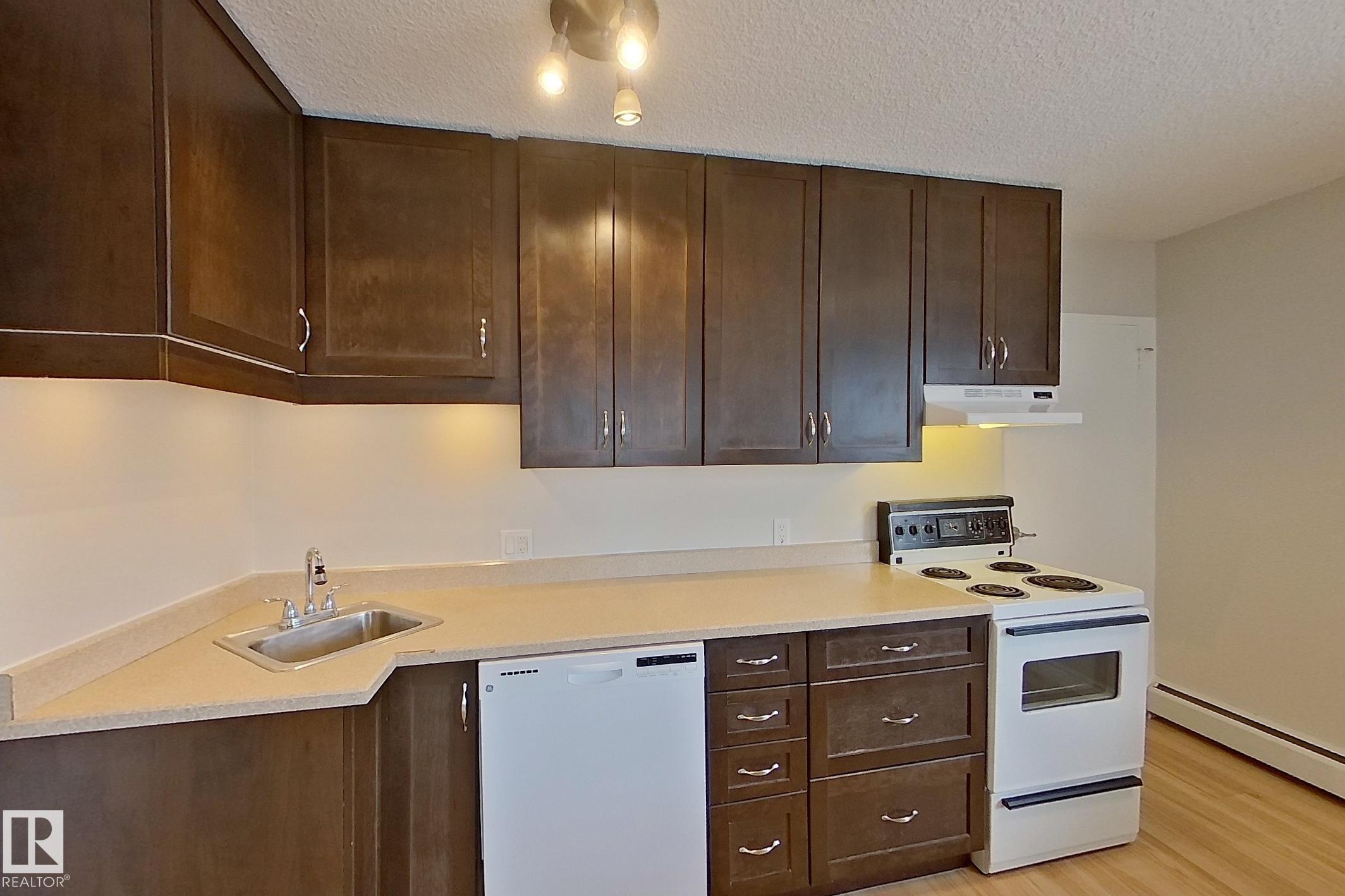 Photo 14 at 404 - 10021 116 Street NW, Wîhkwêntôwin, Edmonton