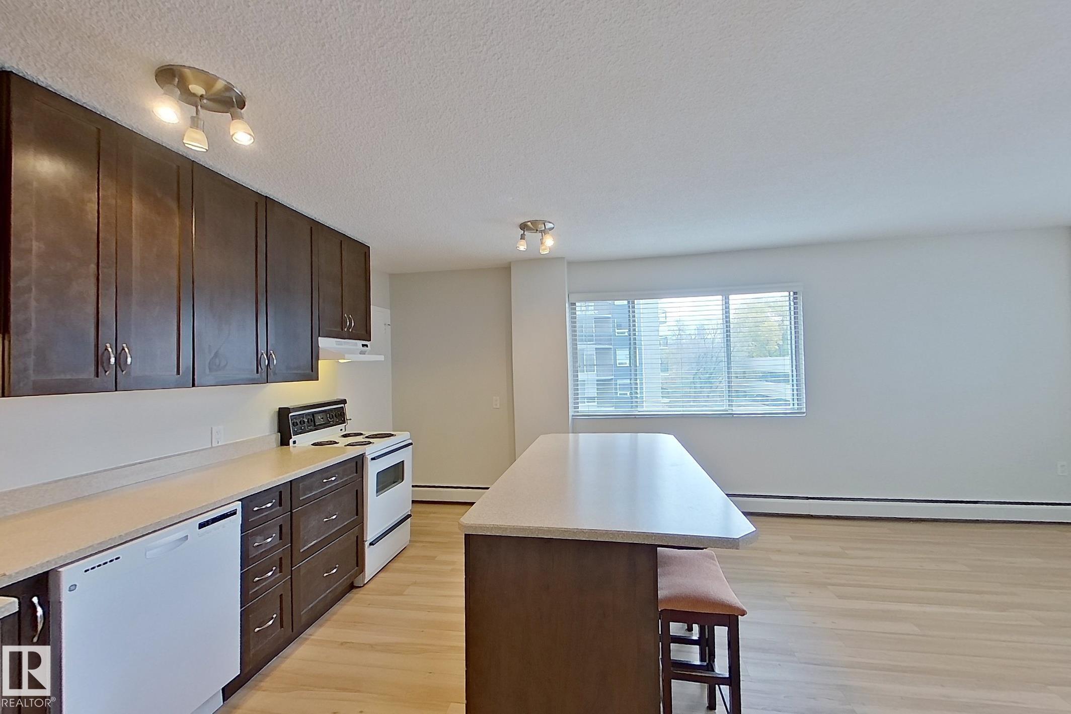 Photo 16 at 404 - 10021 116 Street NW, Wîhkwêntôwin, Edmonton
